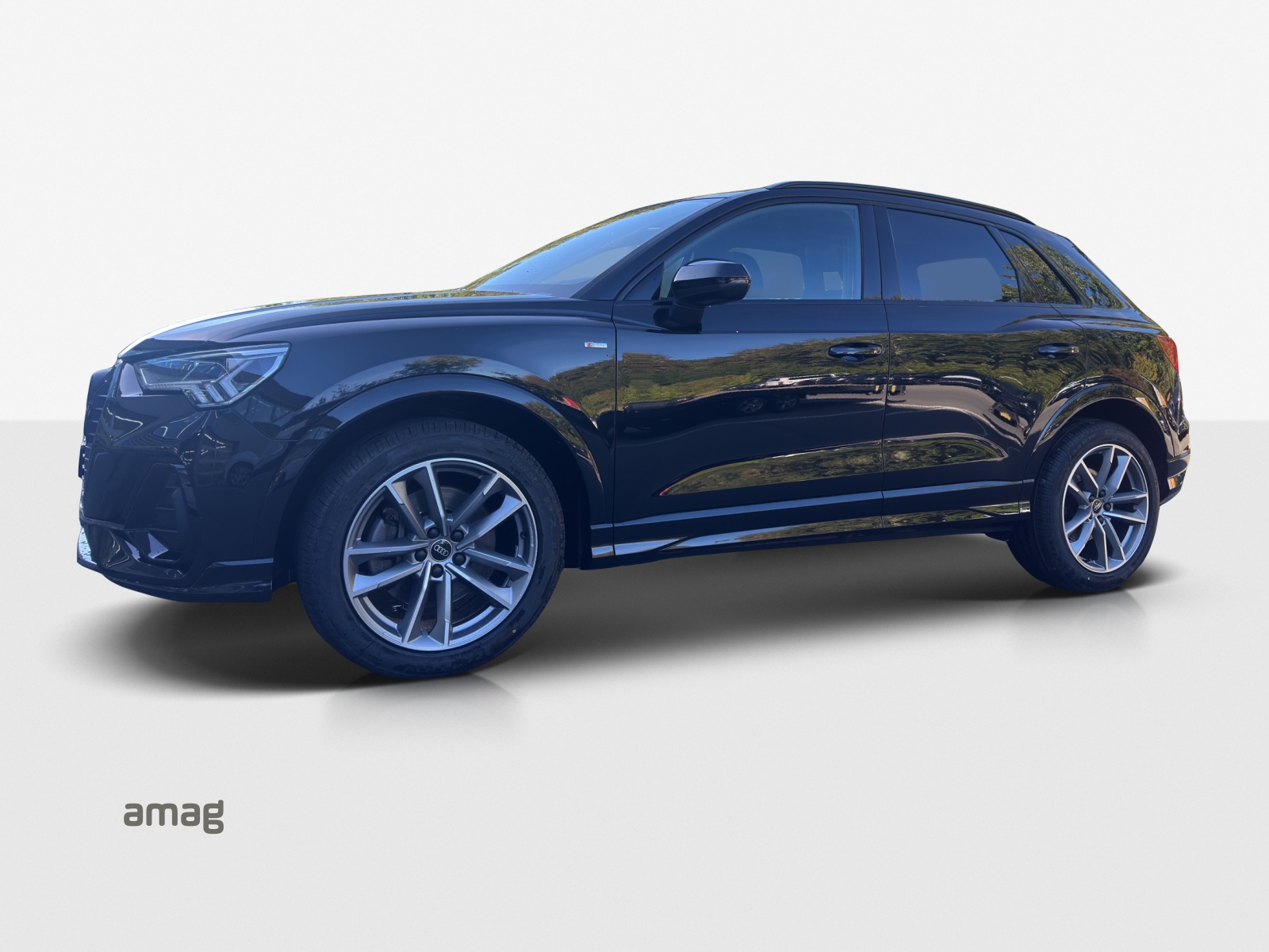 AUDI Q3 40 TDI S line quattro S-tronic-image-0
