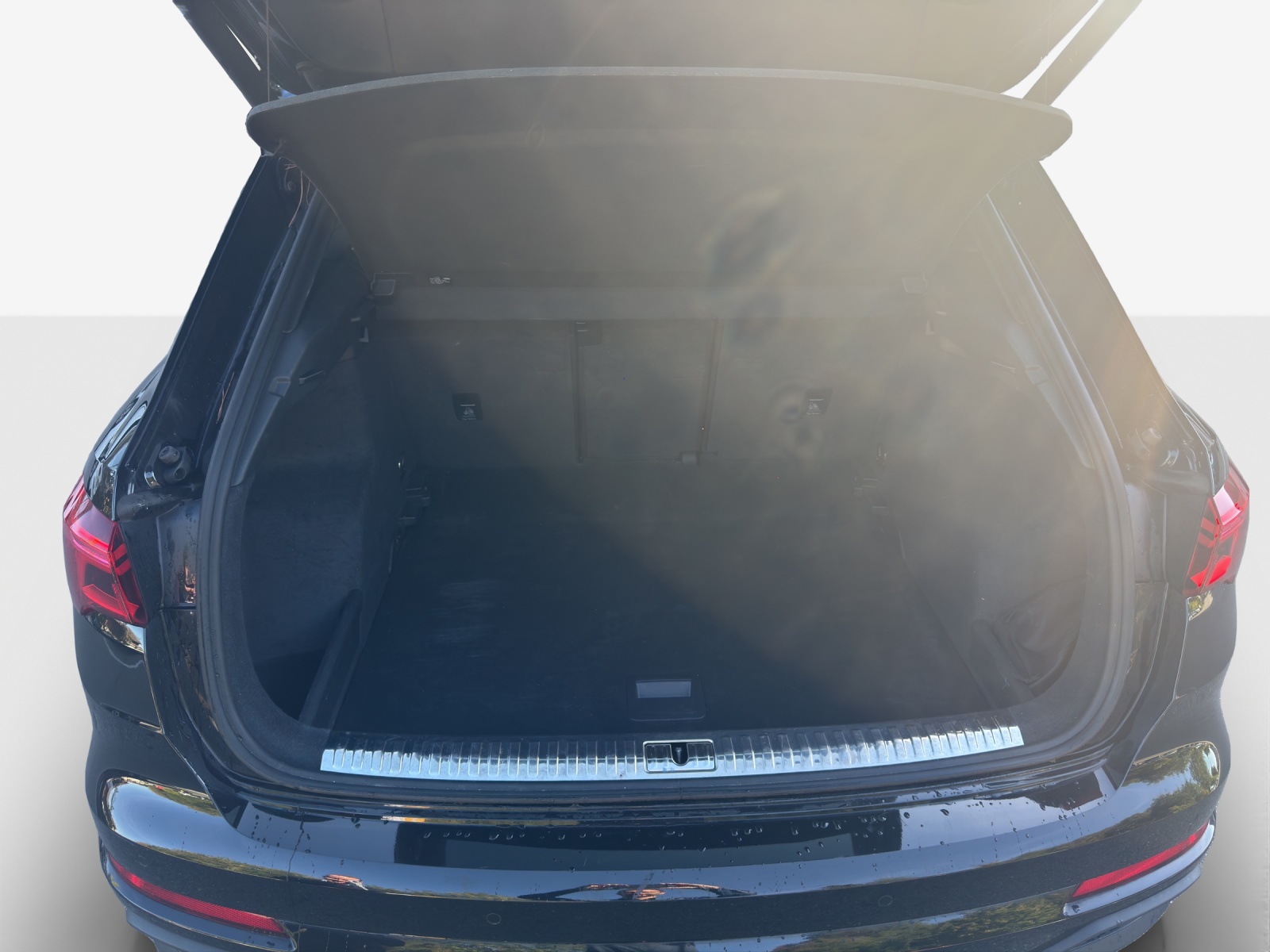 AUDI Q3 40 TDI S line quattro S-tronic-image-12