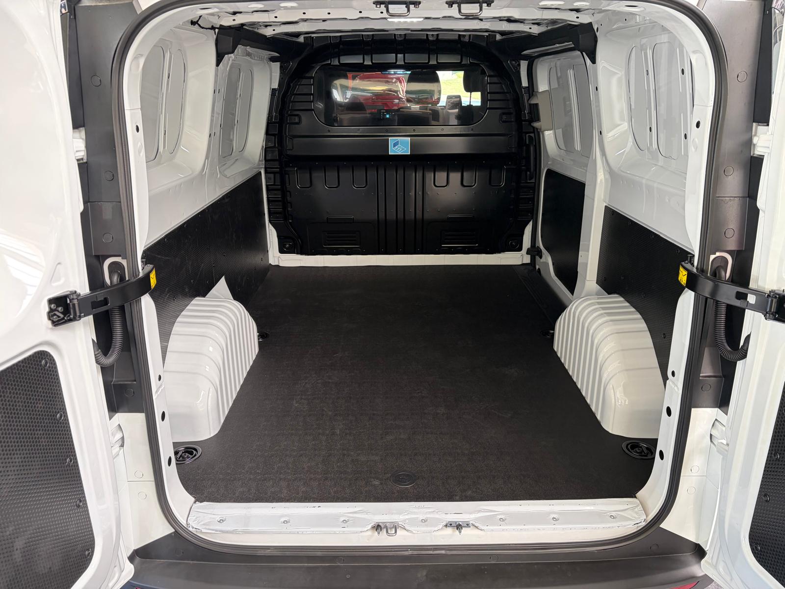 MAXUS Deliver 7 Kaw. L1H1 2.0 TD Base-image-7