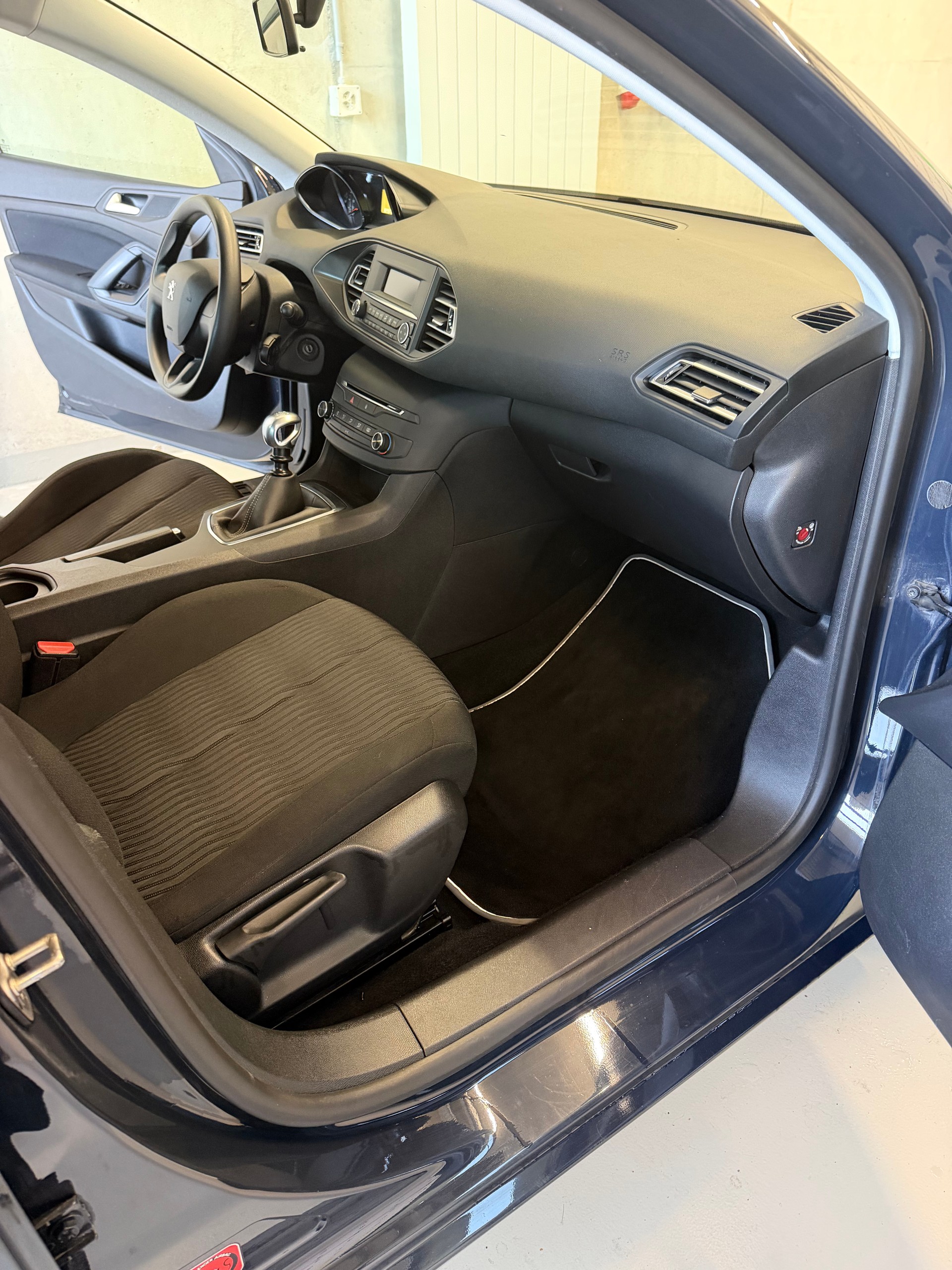 PEUGEOT 308 1.6 THP Access-image-5