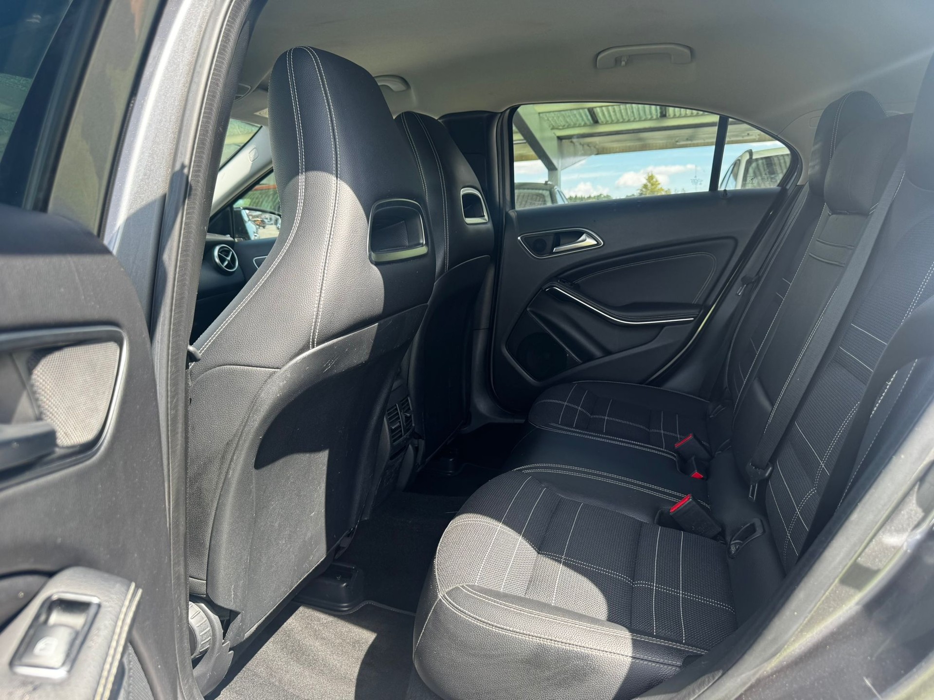 MERCEDES-BENZ A 200 Night Star 7G-DCT-image-12