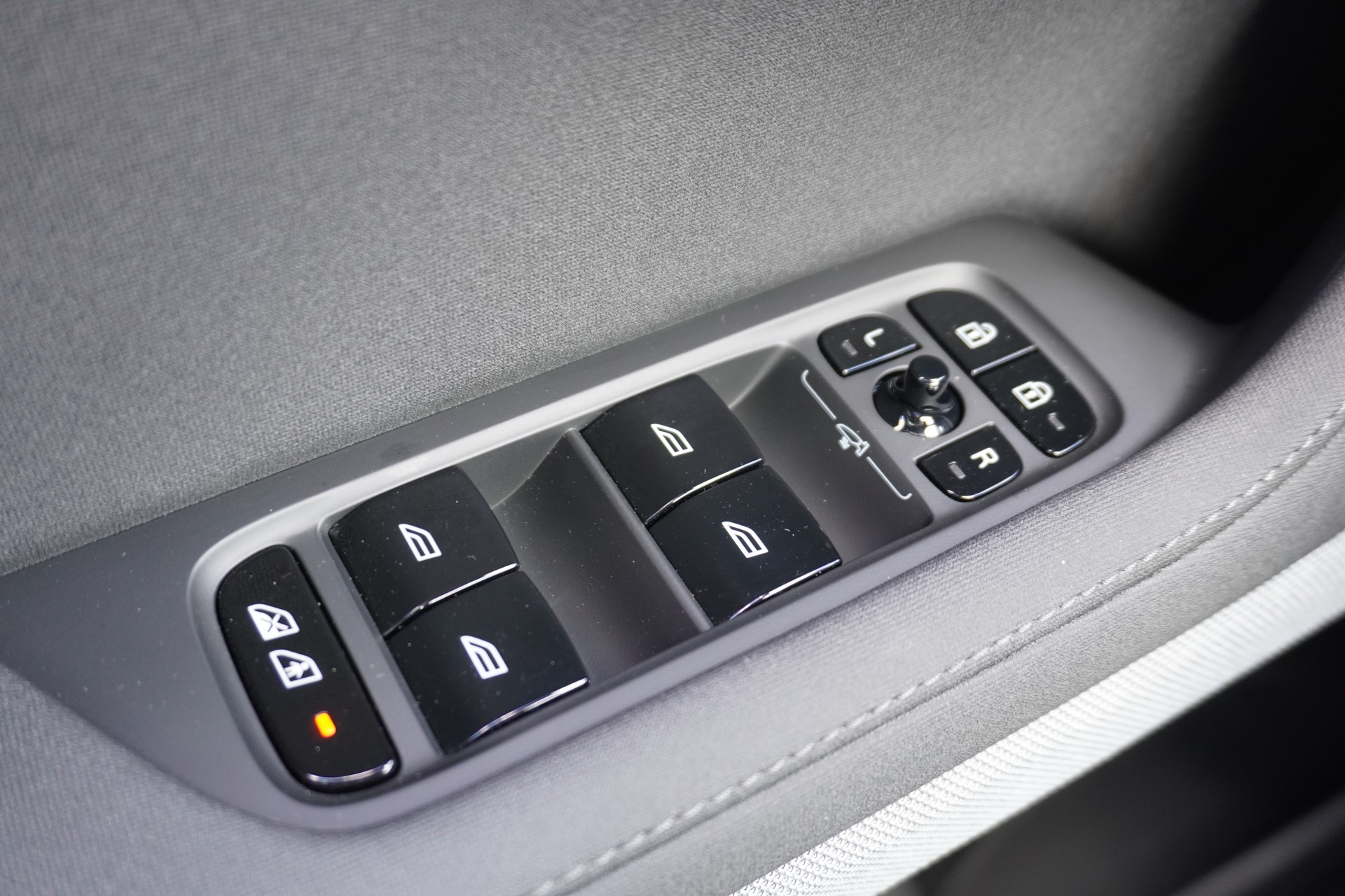 POLESTAR POLESTAR Polestar 2 Long Range Dual 82 kWh 350kW Performance Paket!!!-image-42
