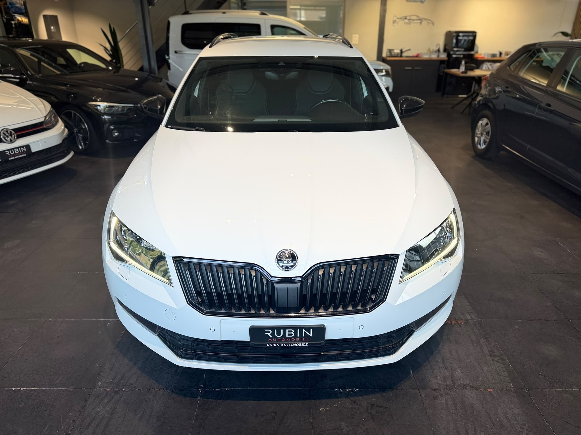 SKODA Superb Combi 2.0 TSI Ambition DSG 4x4-image-6