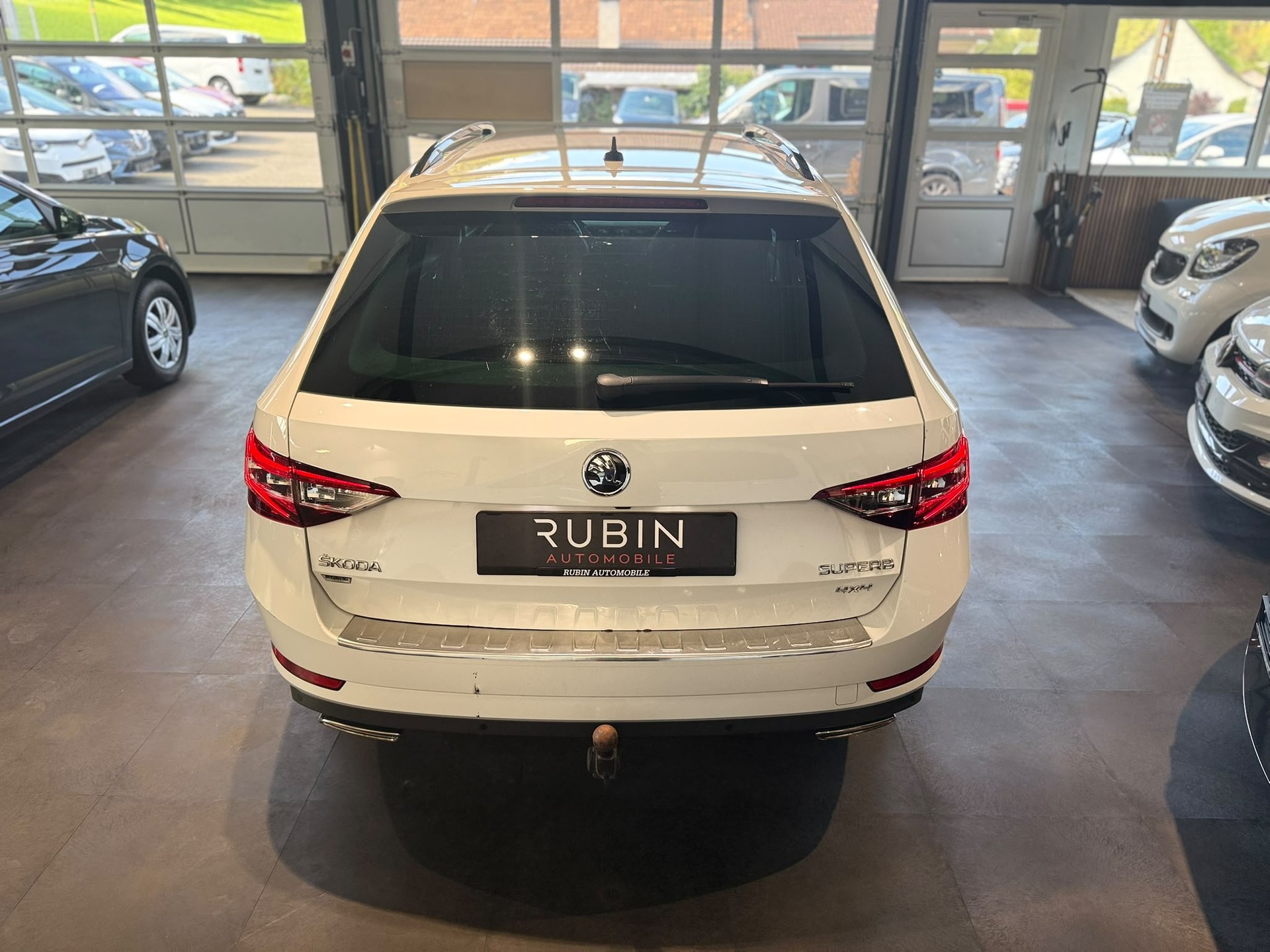 SKODA Superb Combi 2.0 TSI Ambition DSG 4x4-image-2