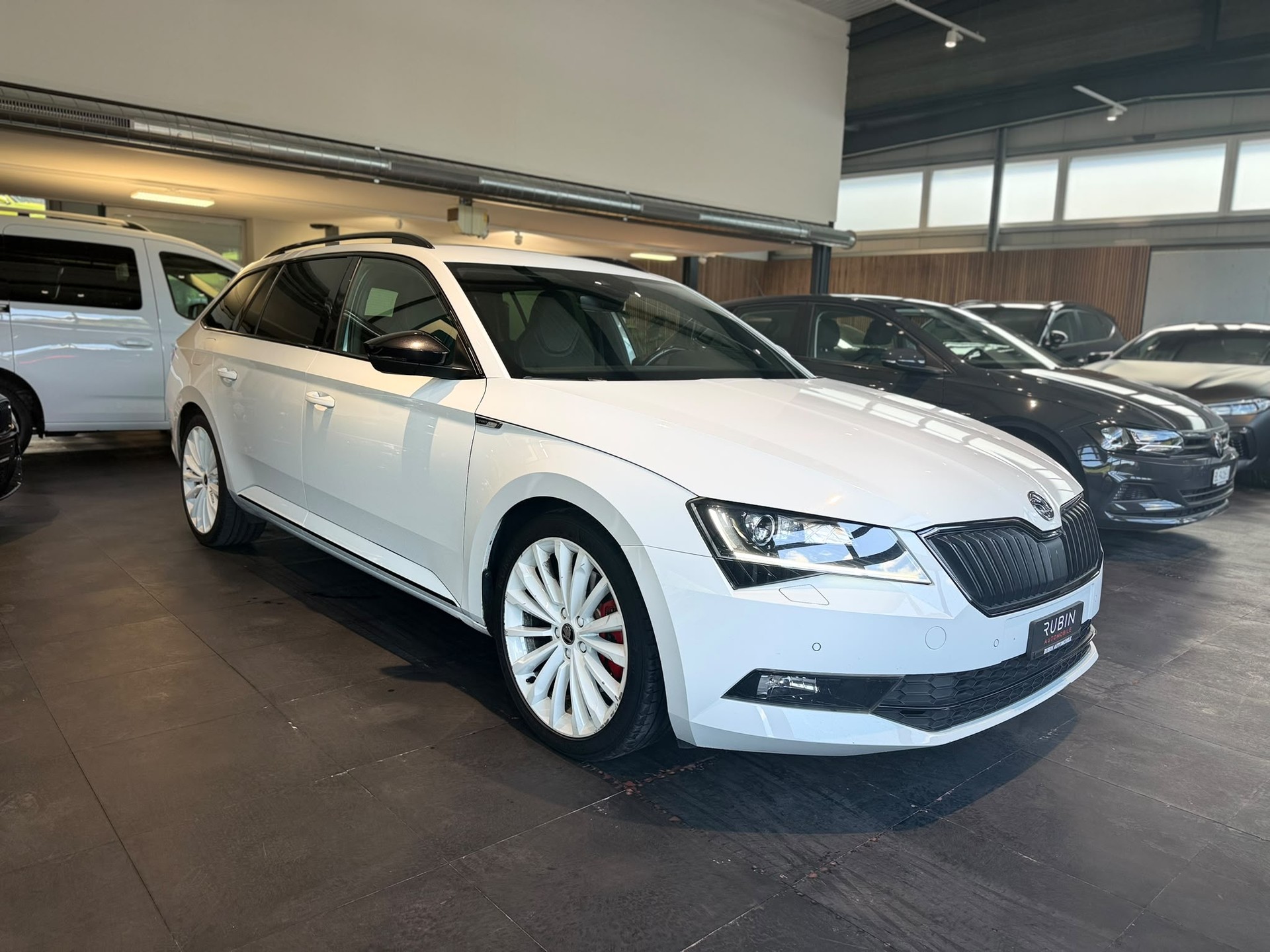 SKODA Superb Combi 2.0 TSI Ambition DSG 4x4-image-5