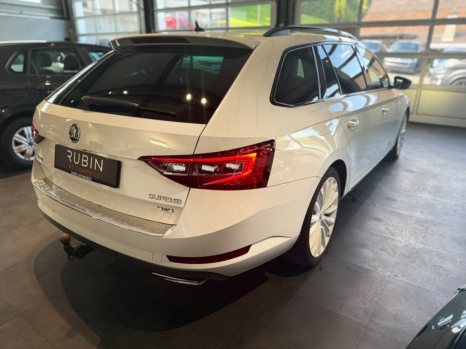 SKODA Superb Combi 2.0 TSI Ambition DSG 4x4-image-3