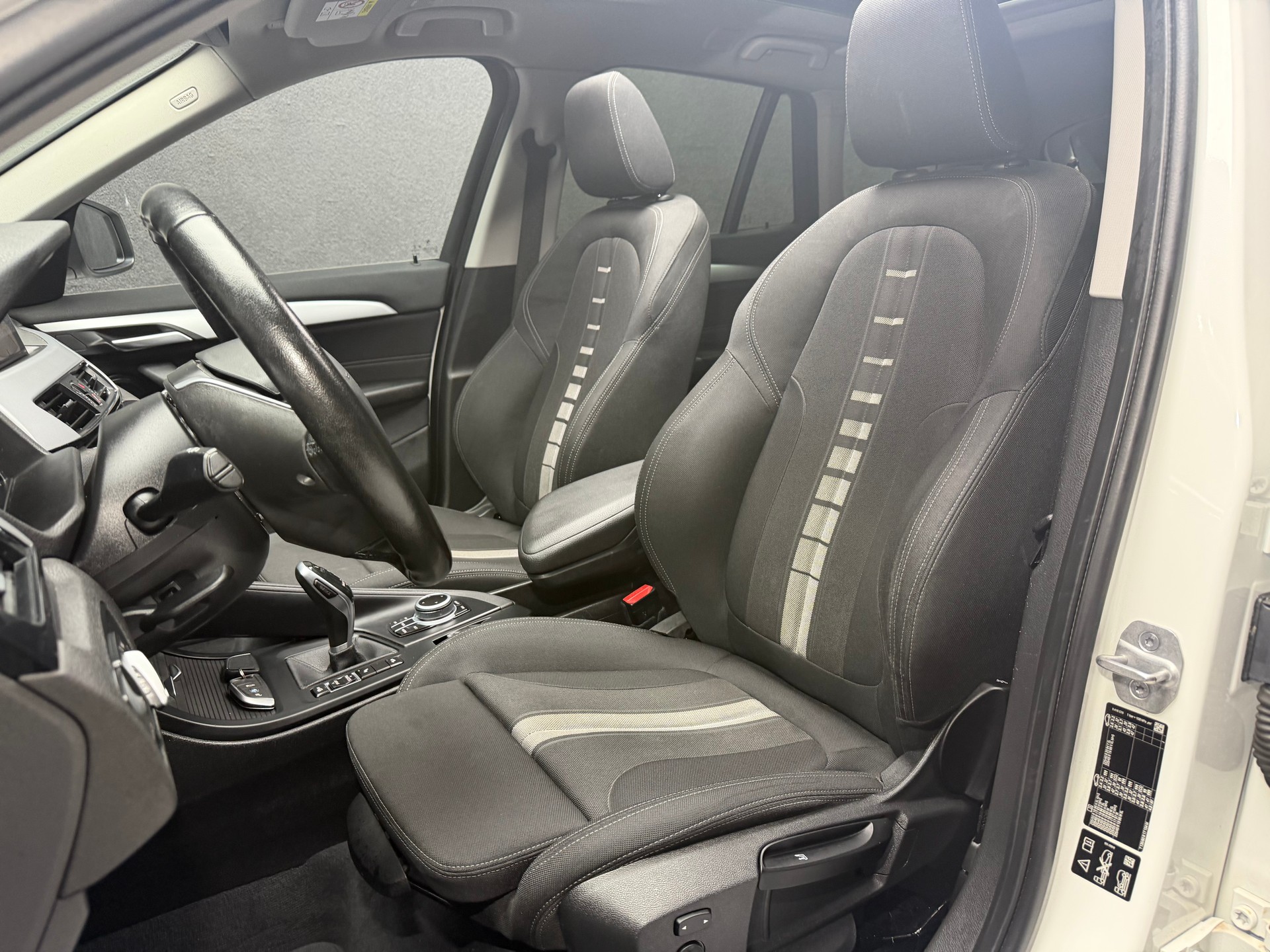 BMW X1 xDrive 20d Travel Edition • Facelift • Panorama-image-8
