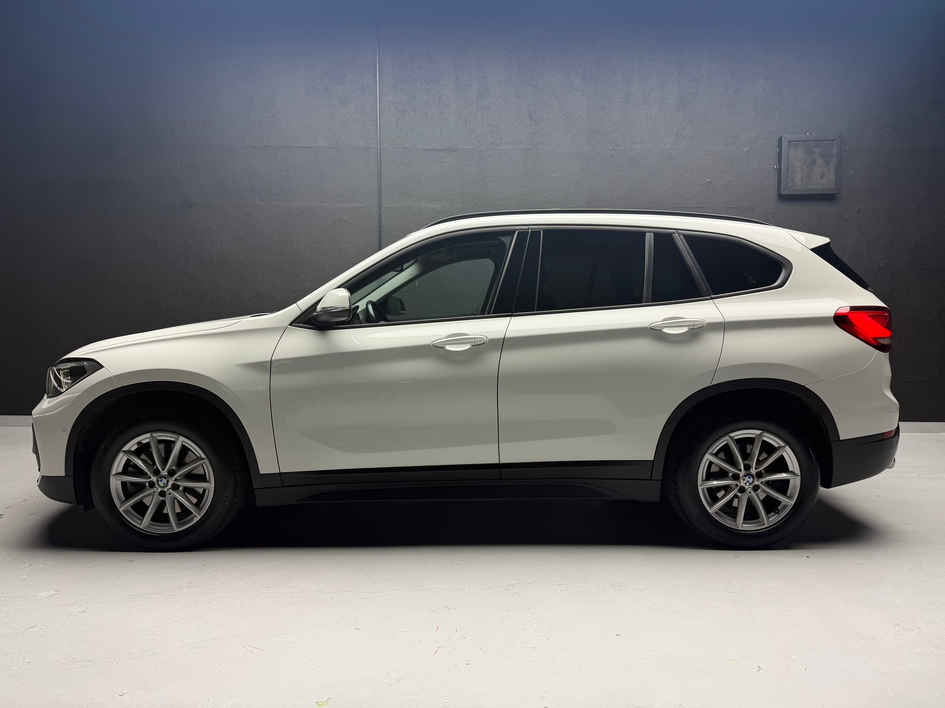 BMW X1 xDrive 20d Travel Edition • Facelift • Panorama-image-5