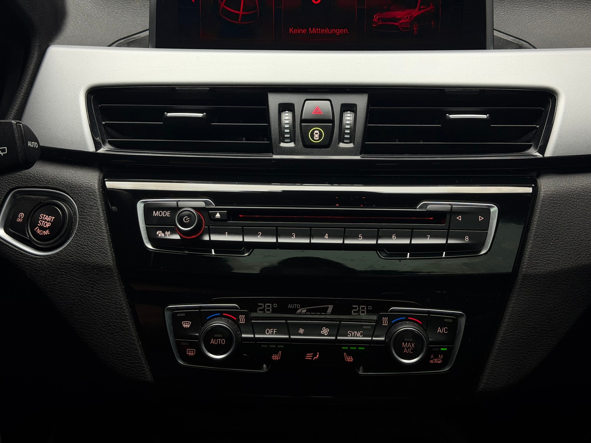 BMW X1 xDrive 20d Travel Edition • Facelift • Panorama-image-10