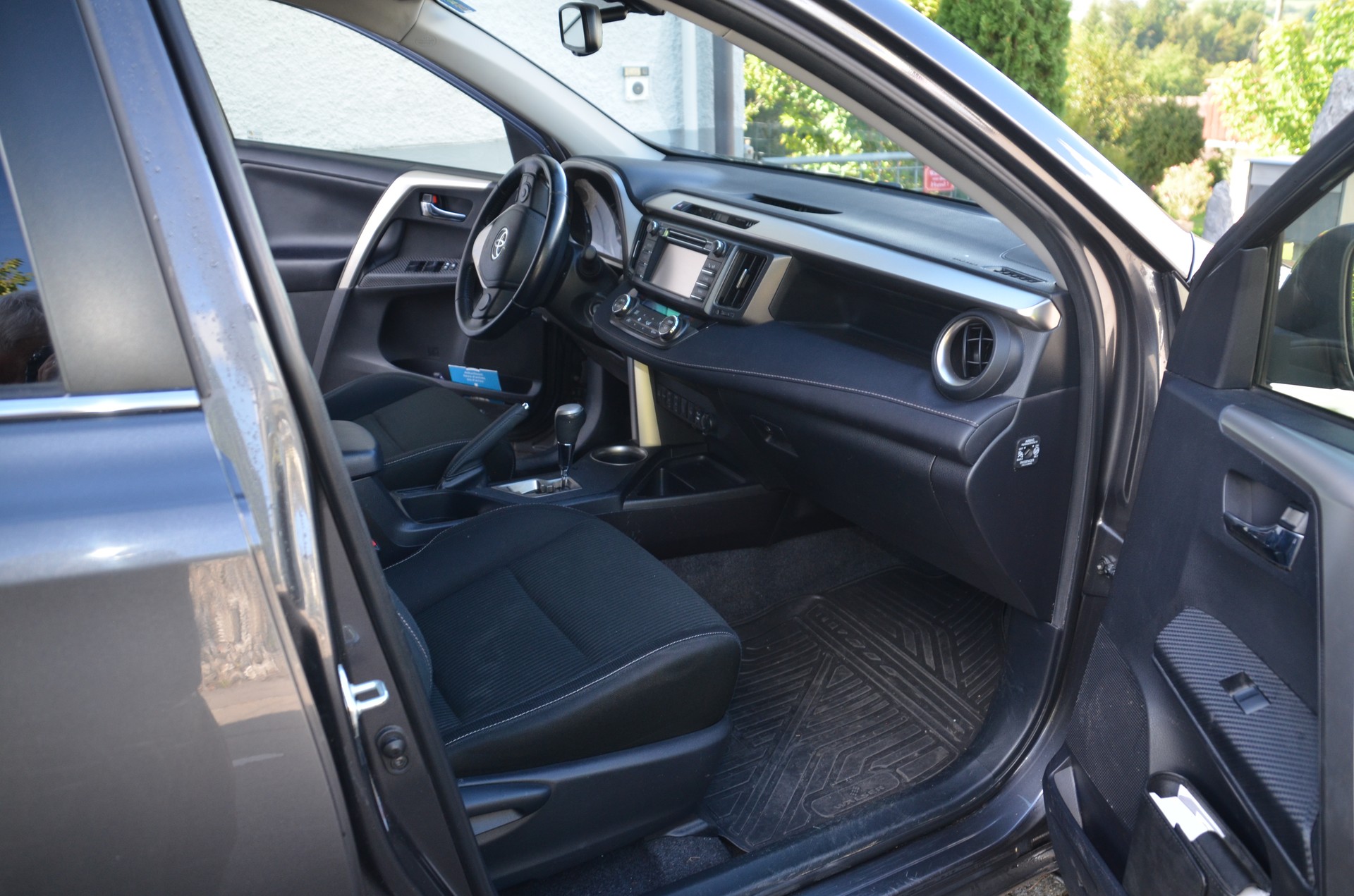 TOYOTA 2.2 D-CAT 150 Sol Premium-image-4