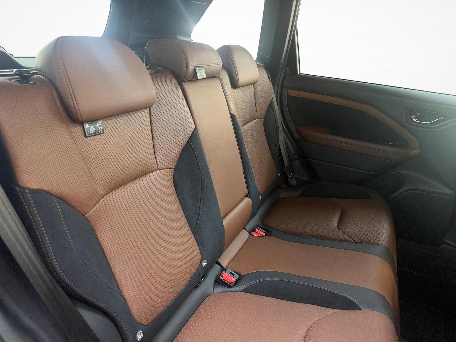 SUBARU Forester Station 2.0i e-Boxer Luxury-image-17
