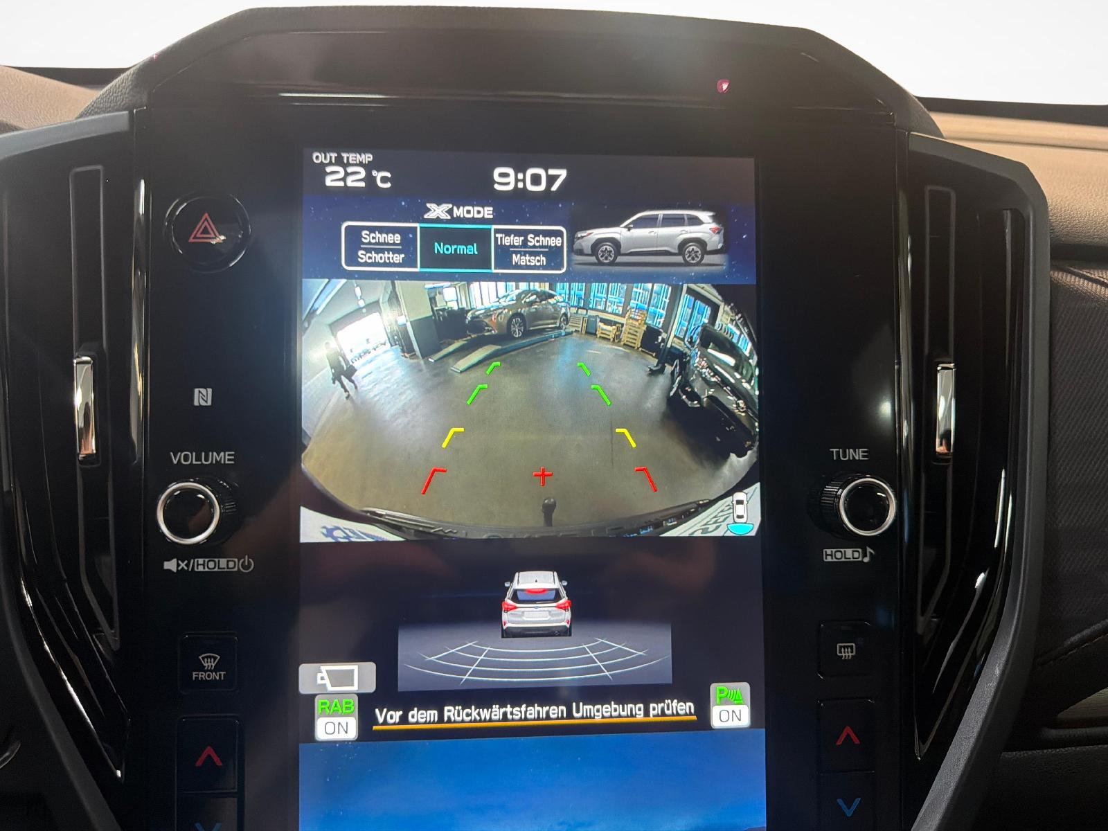 SUBARU Forester Station 2.0i e-Boxer Luxury-image-14