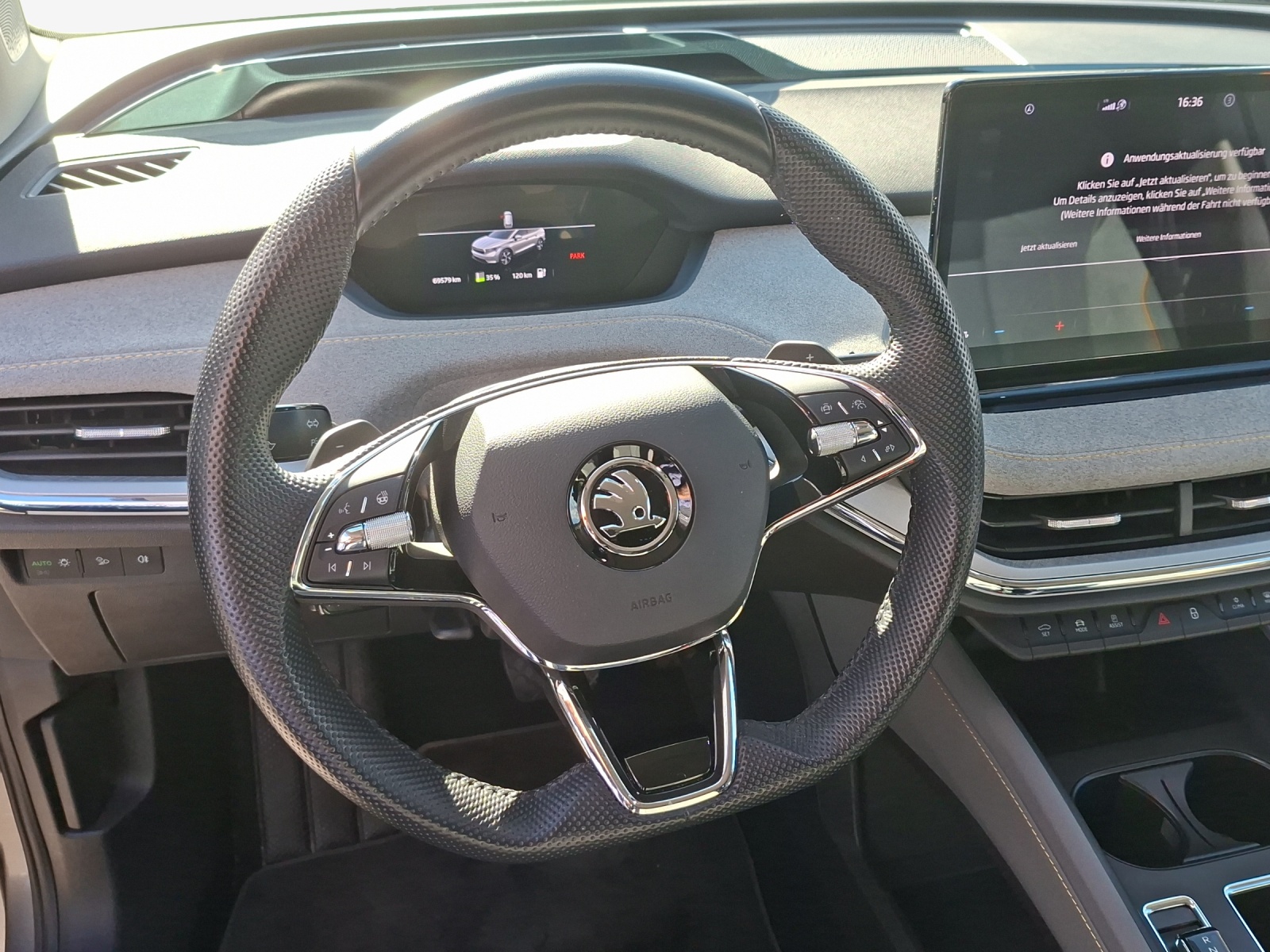 SKODA Enyaq iV 80x-image-10