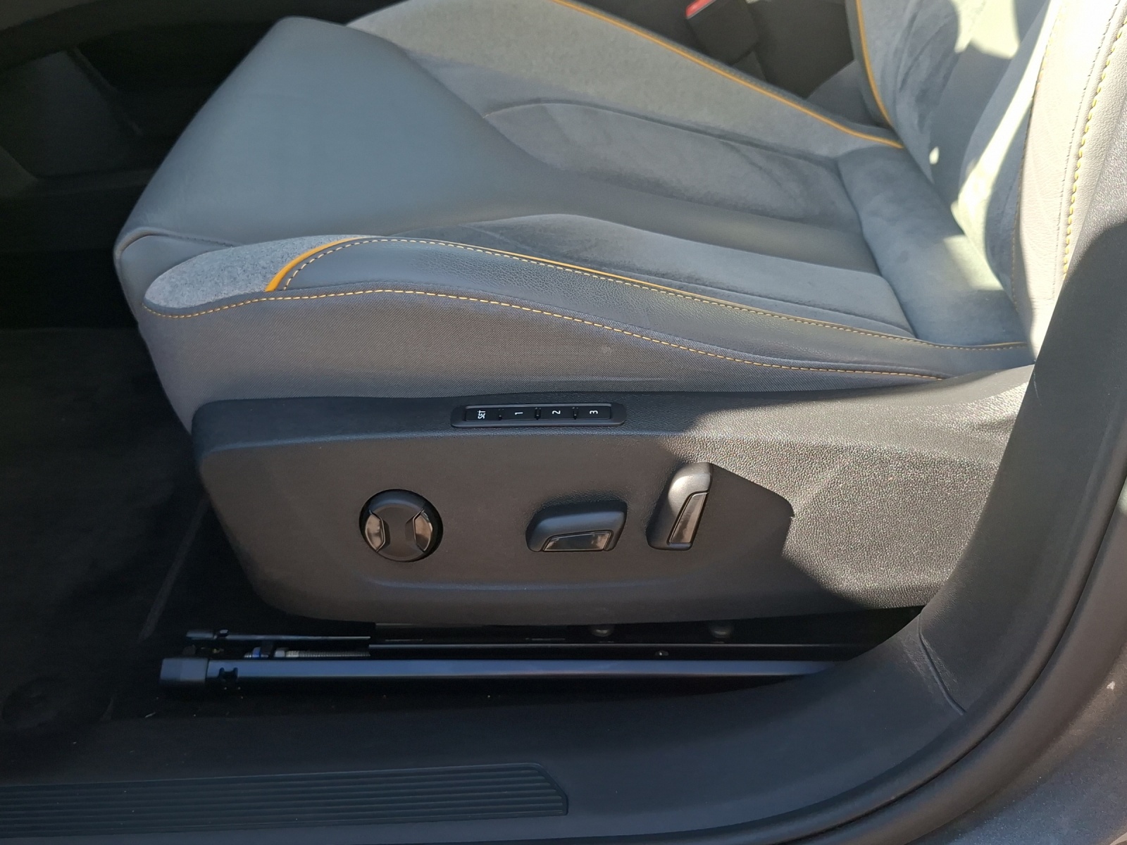 SKODA Enyaq iV 80x-image-15