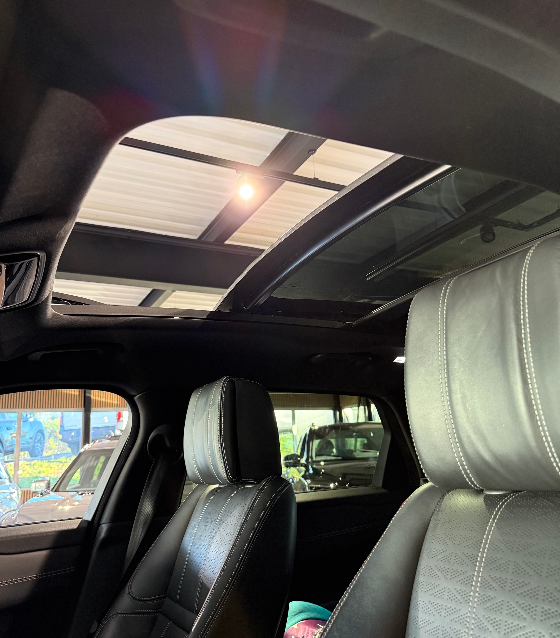 LAND ROVER Range Rover Velar R-Dynamic D 300 HSE Automatic-image-12