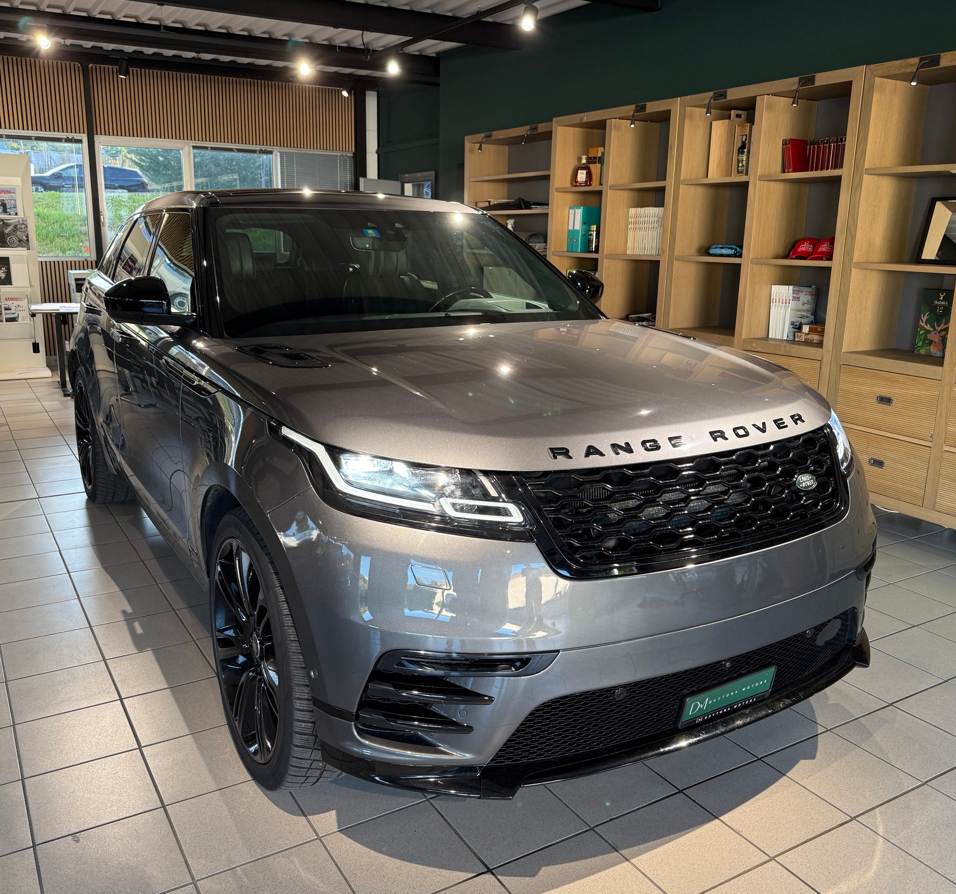 LAND ROVER Range Rover Velar R-Dynamic D 300 HSE Automatic-image-1