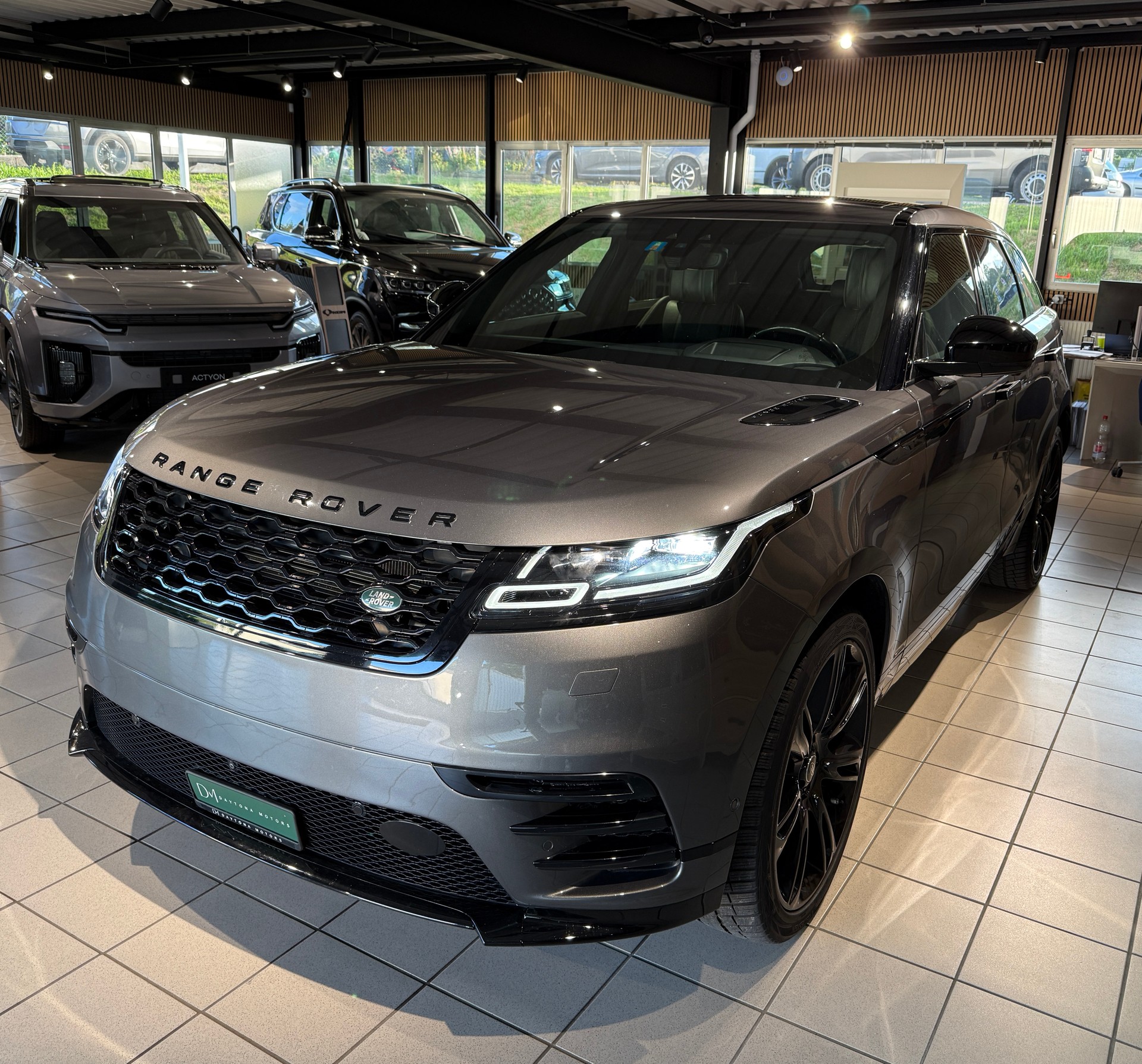 LAND ROVER Range Rover Velar R-Dynamic D 300 HSE Automatic-image-0