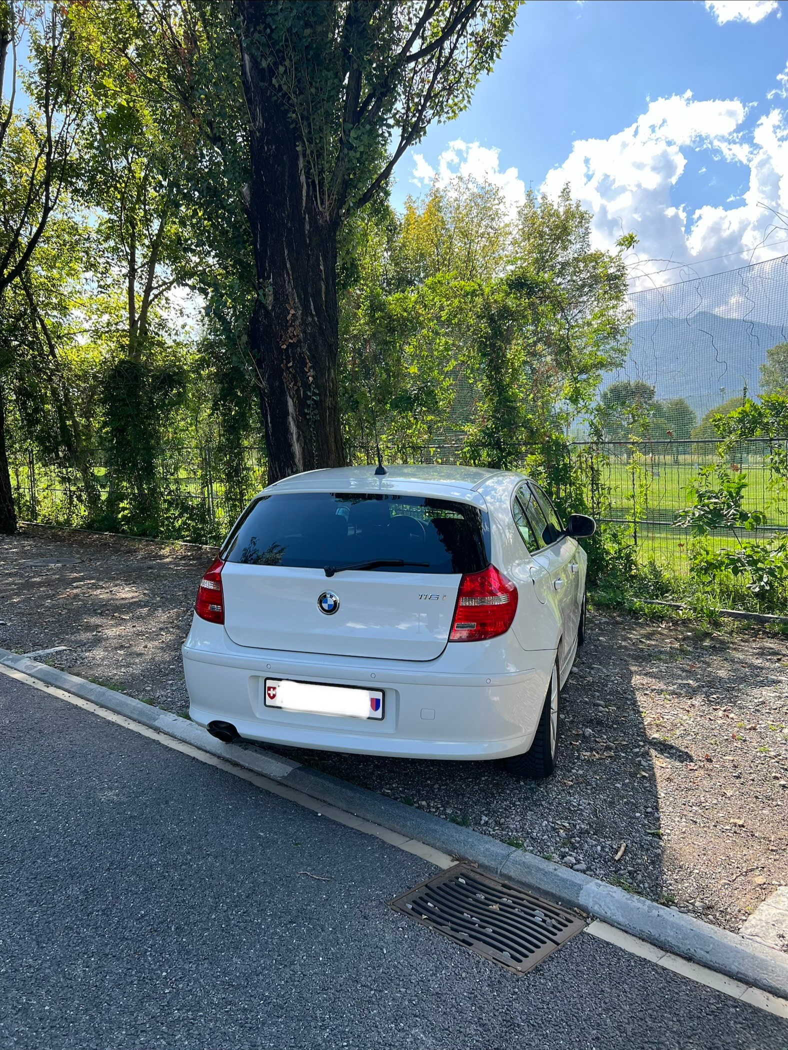 BMW 116i-image-2