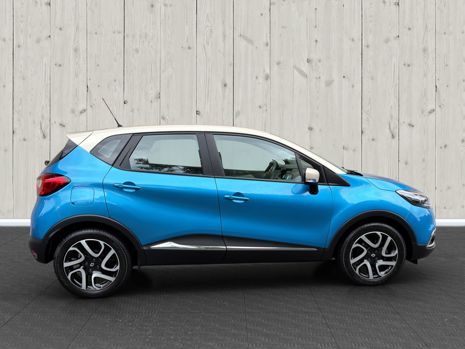 RENAULT Captur 1.2 T 16V Dynamique EDC-image-7