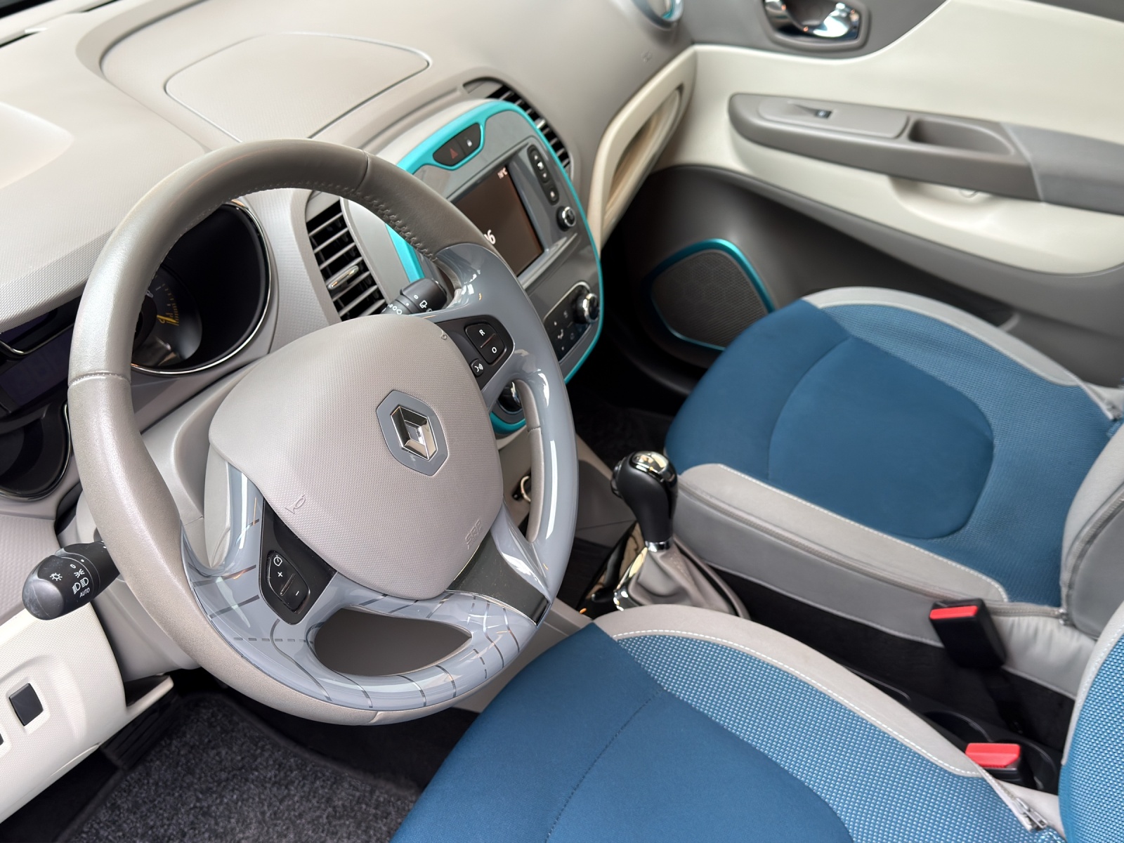 RENAULT Captur 1.2 T 16V Dynamique EDC-image-10