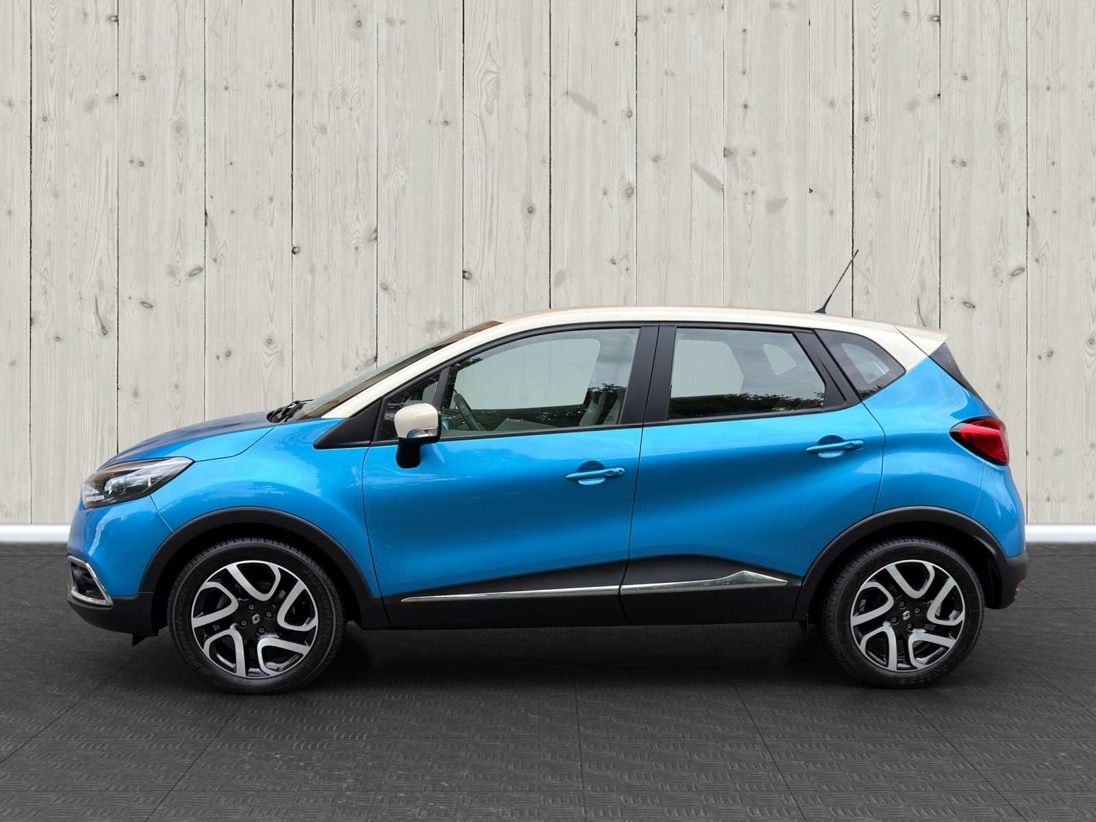 RENAULT Captur 1.2 T 16V Dynamique EDC-image-3