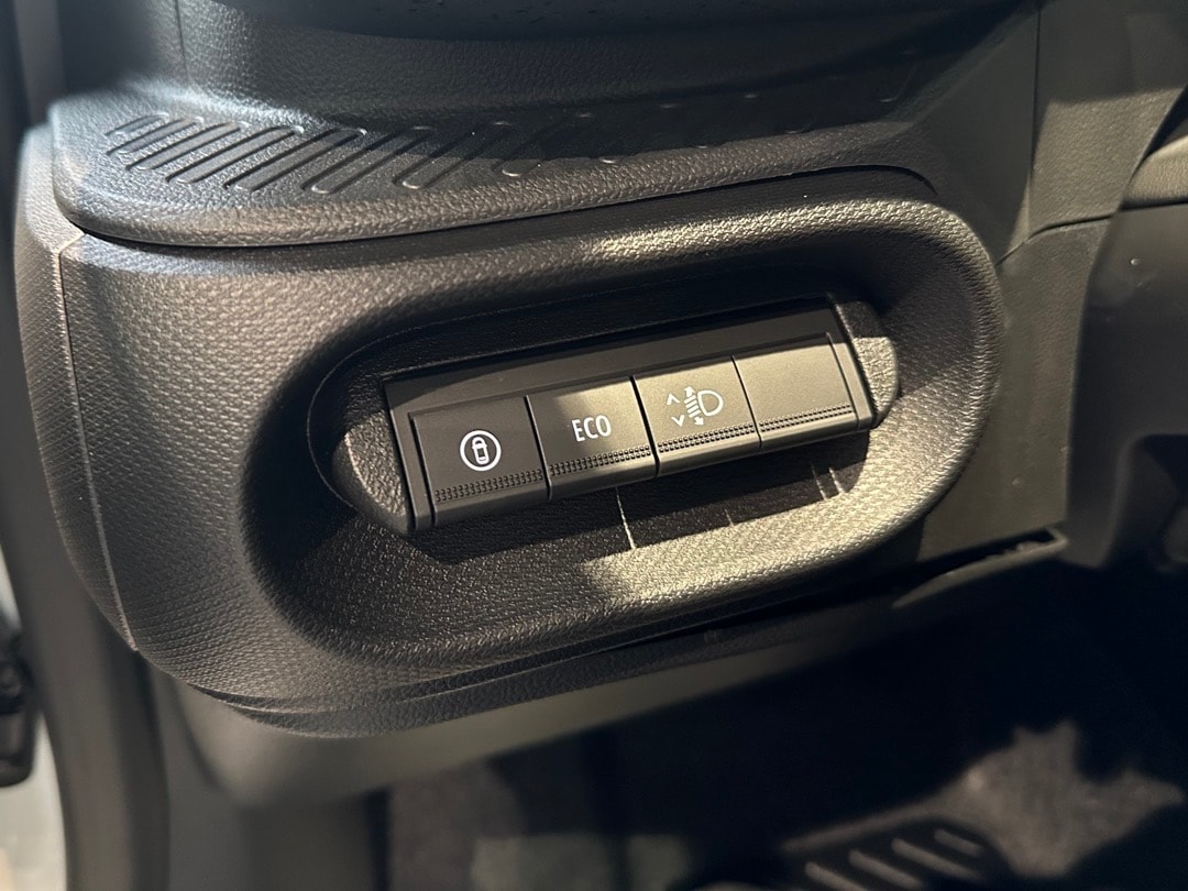 RENAULT Twingo E-Tech 27kWh Evolution-image-14