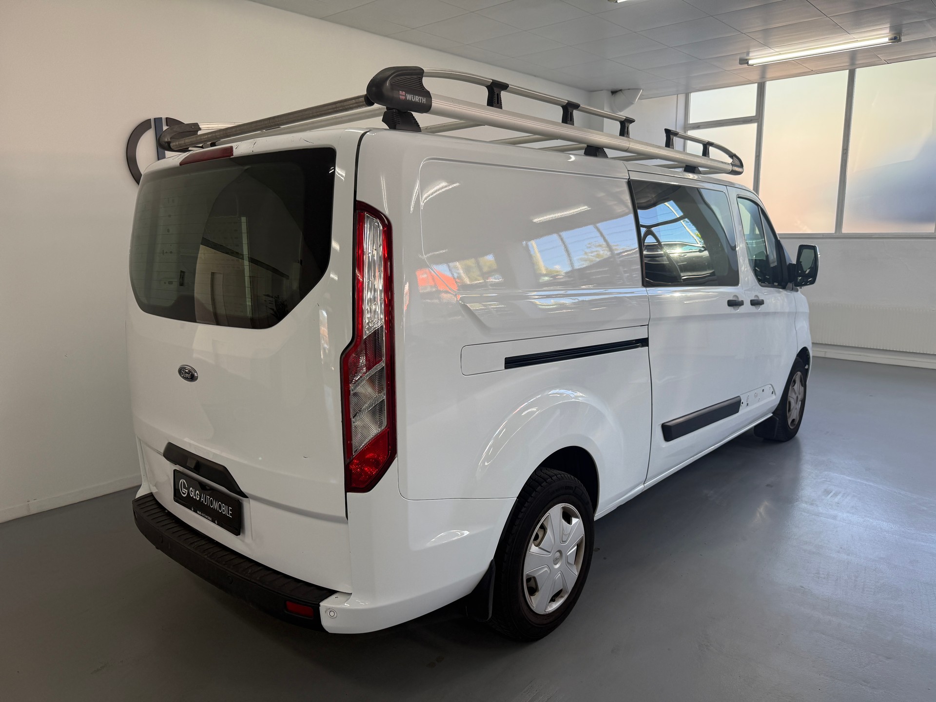 FORD Transit Custom Van 320 L2H1 Trend A-showroom-element-3