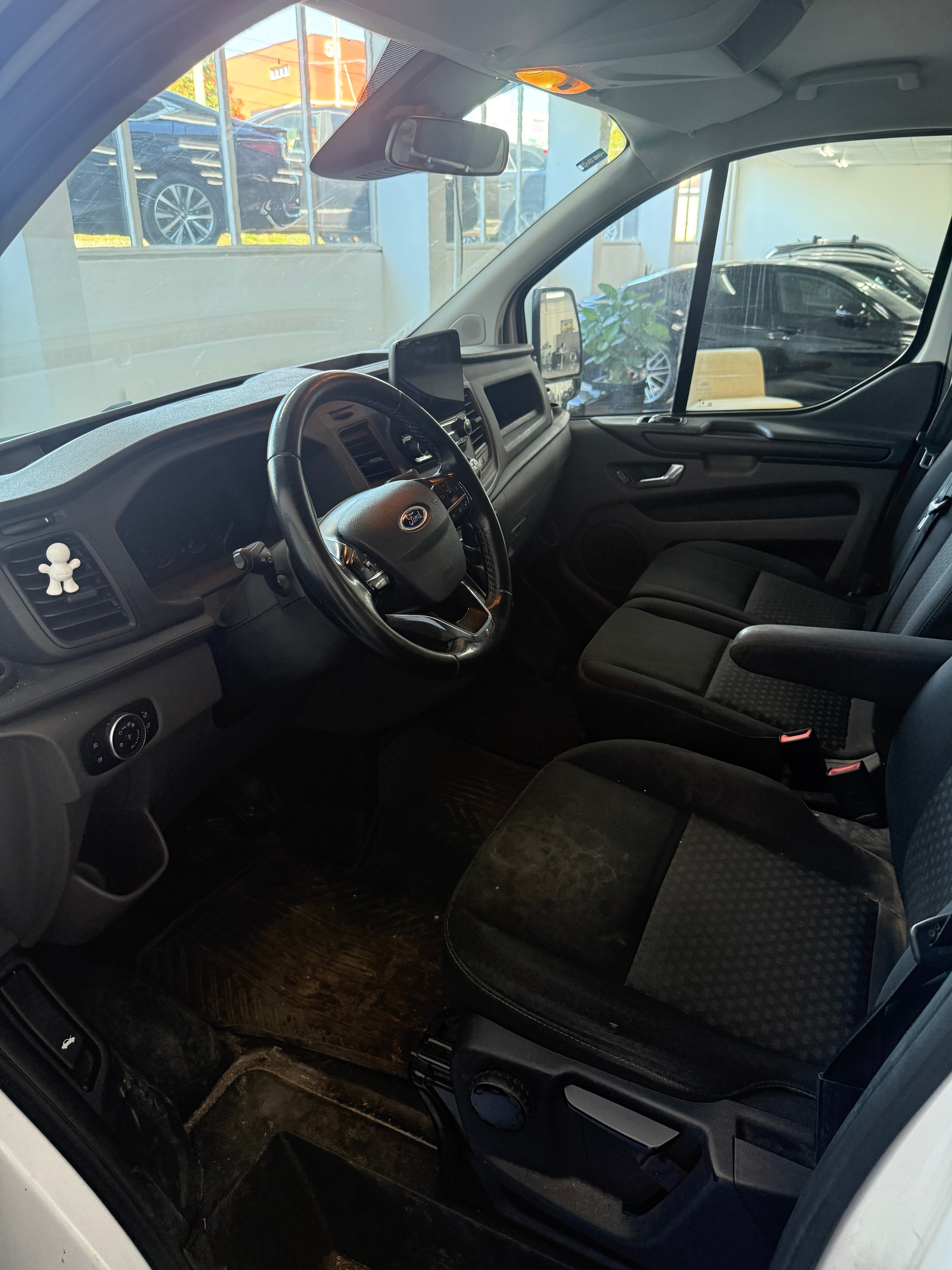FORD Transit Custom Van 320 L2H1 Trend A-image-6
