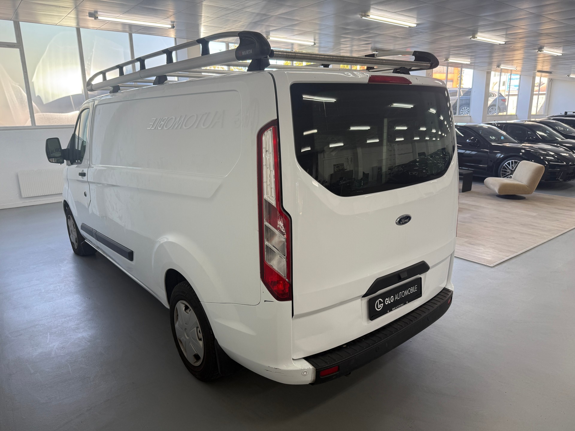 FORD Transit Custom Van 320 L2H1 Trend A-image-5