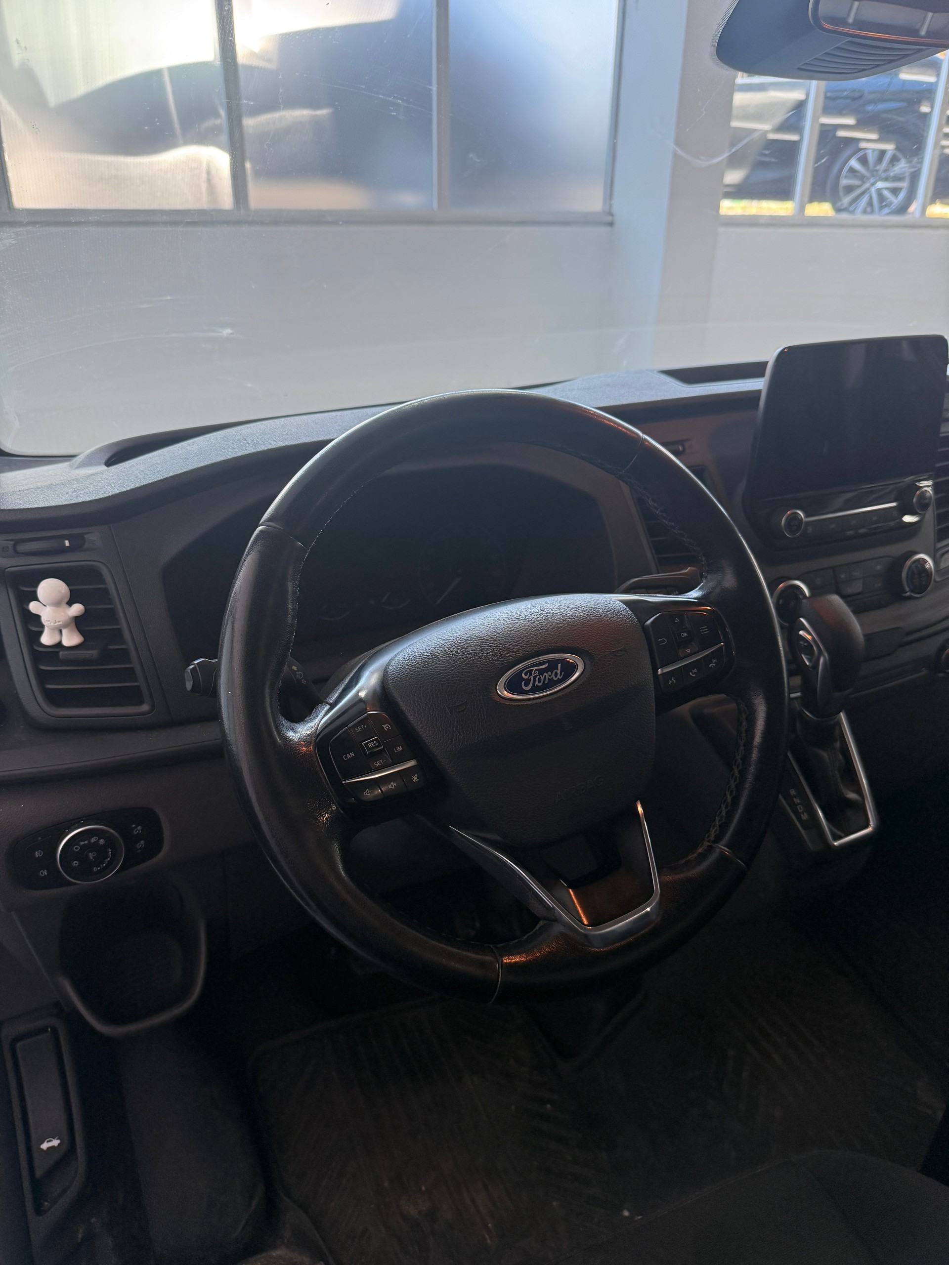 FORD Transit Custom Van 320 L2H1 Trend A-image-8