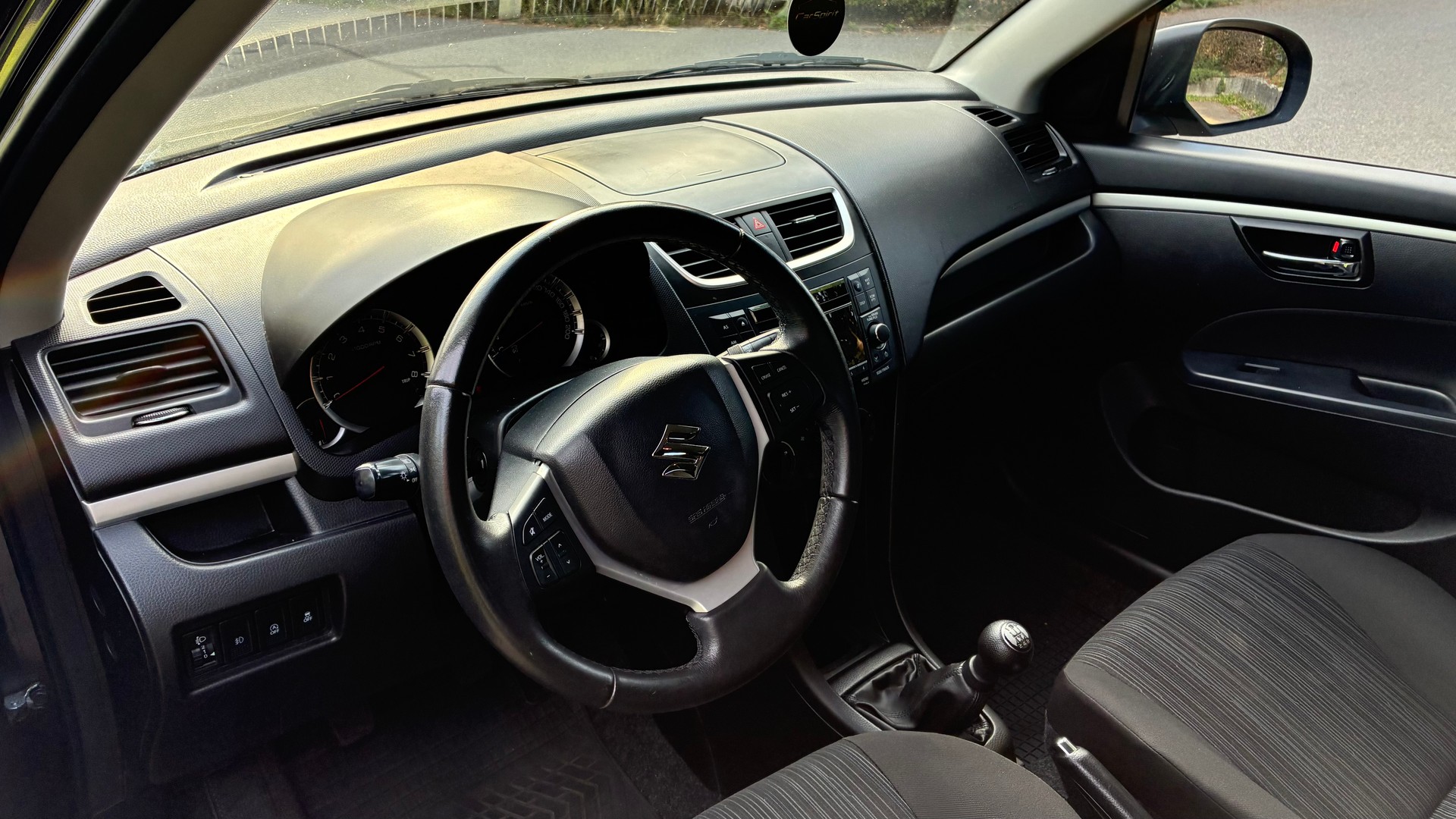 SUZUKI Swift 1.2i 16V GL Top 4x4-image-6