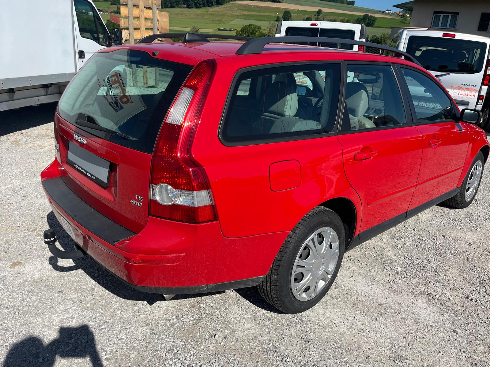 VOLVO V50 T5 AWD Summum-image-1