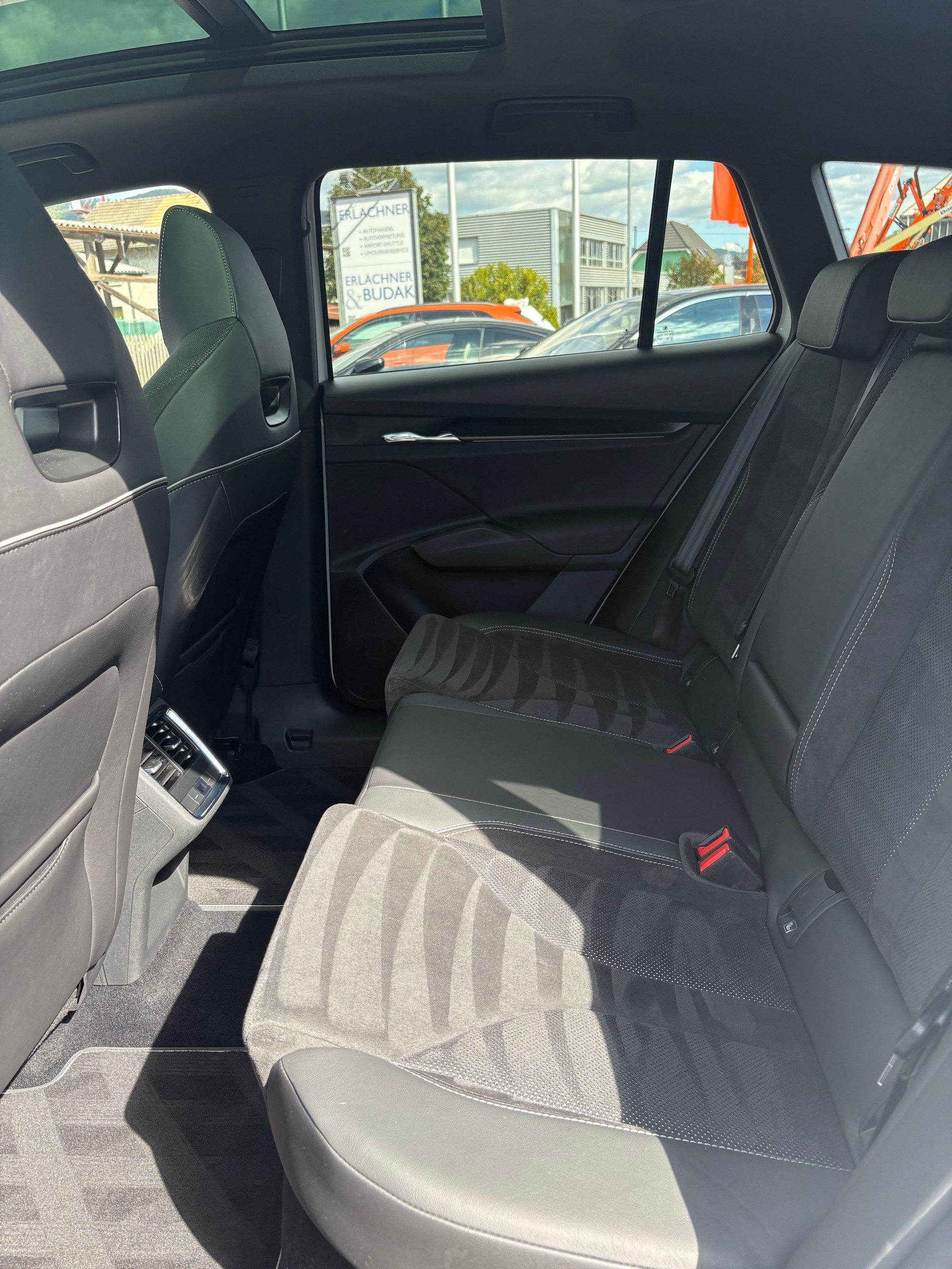 SKODA Enyaq iV 80 SportLine Ultra-image-14