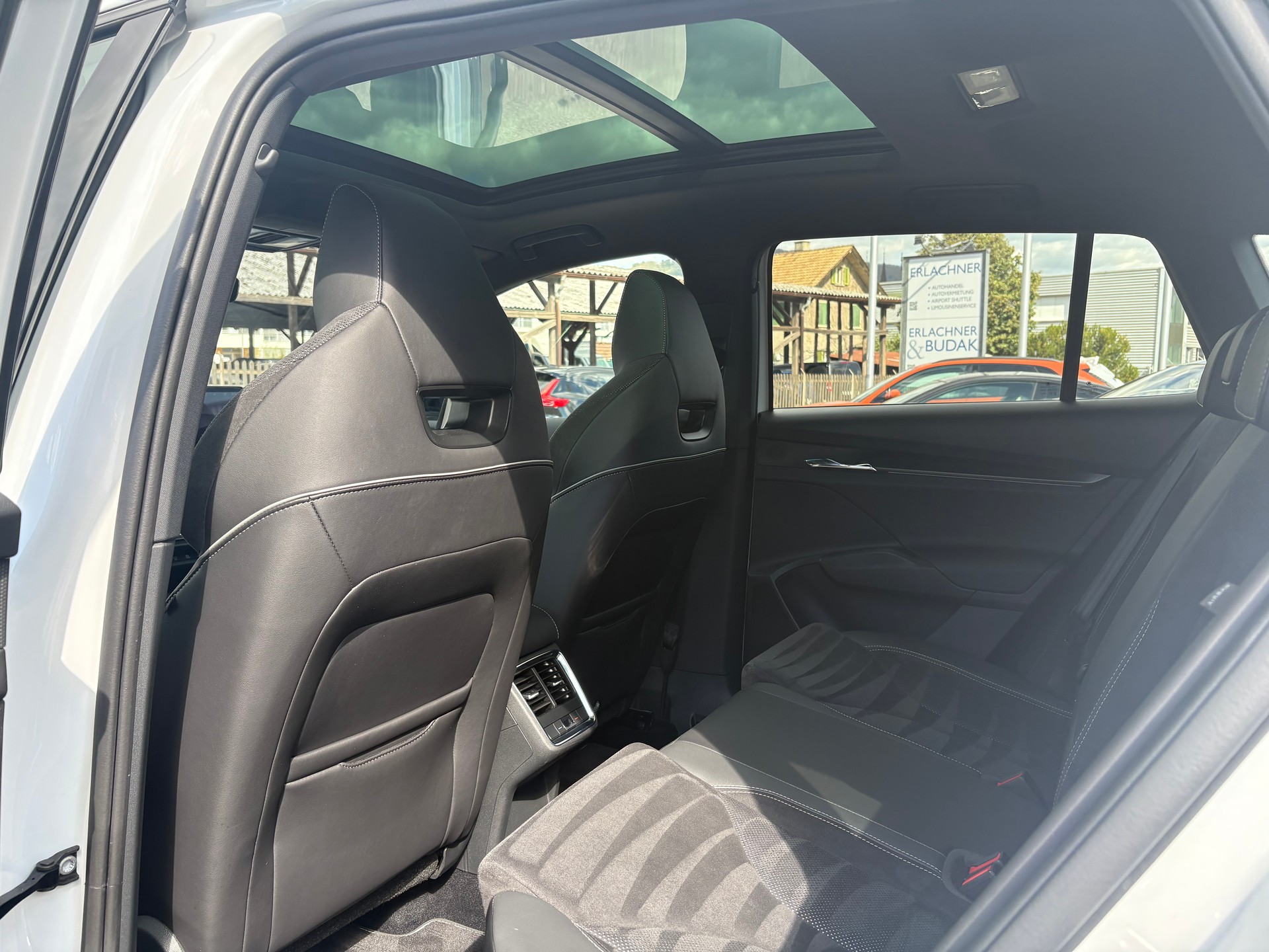 SKODA Enyaq iV 80 SportLine Ultra-image-13
