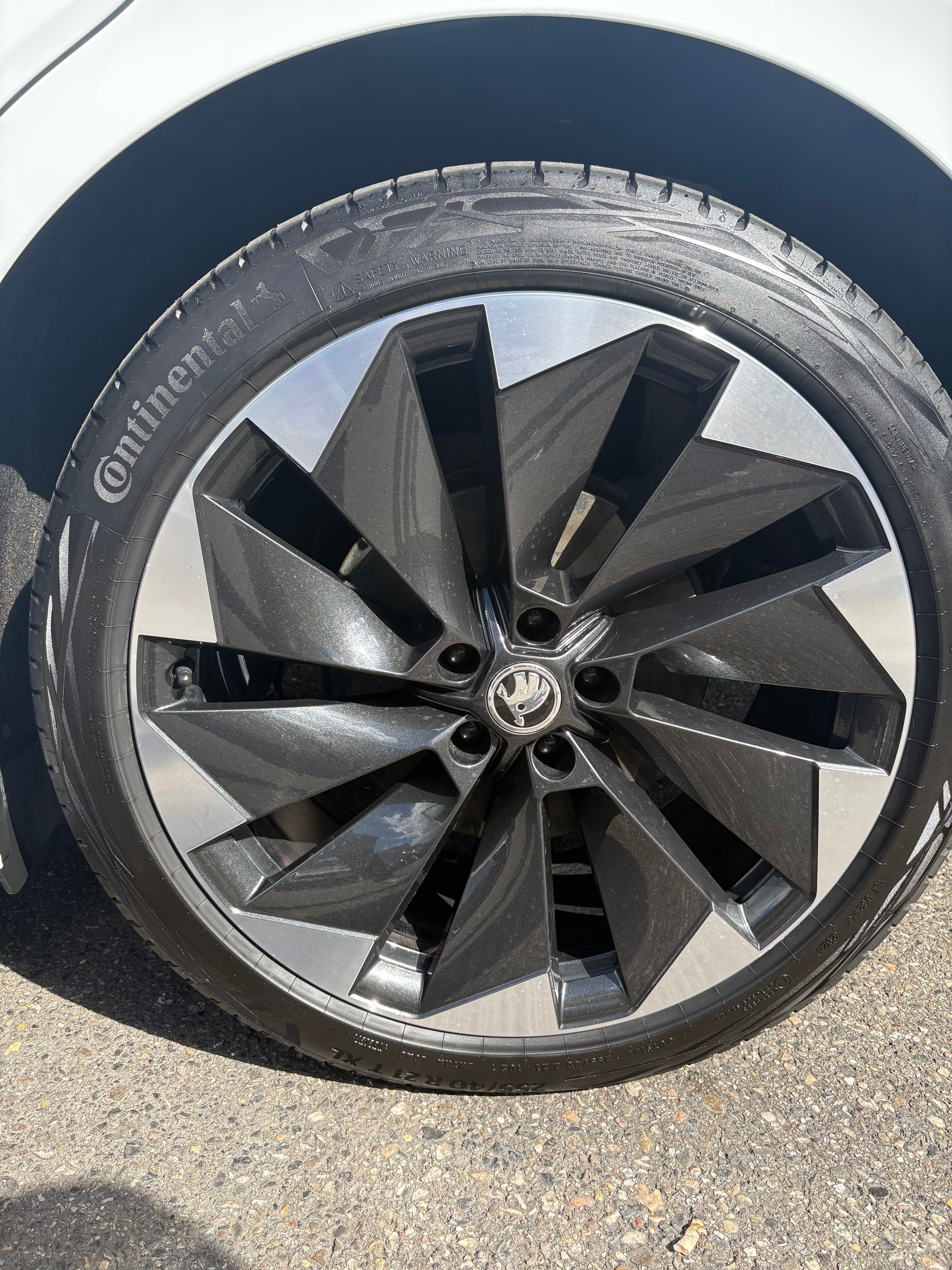 SKODA Enyaq iV 80 SportLine Ultra-image-8