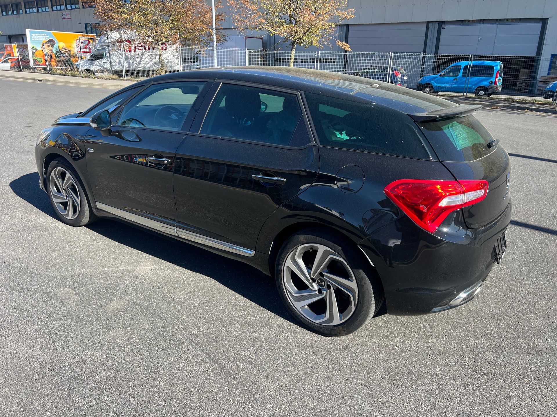 DS AUTOMOBILES DS5 HYbrid4 200 Sport Chic EGS6-image-3