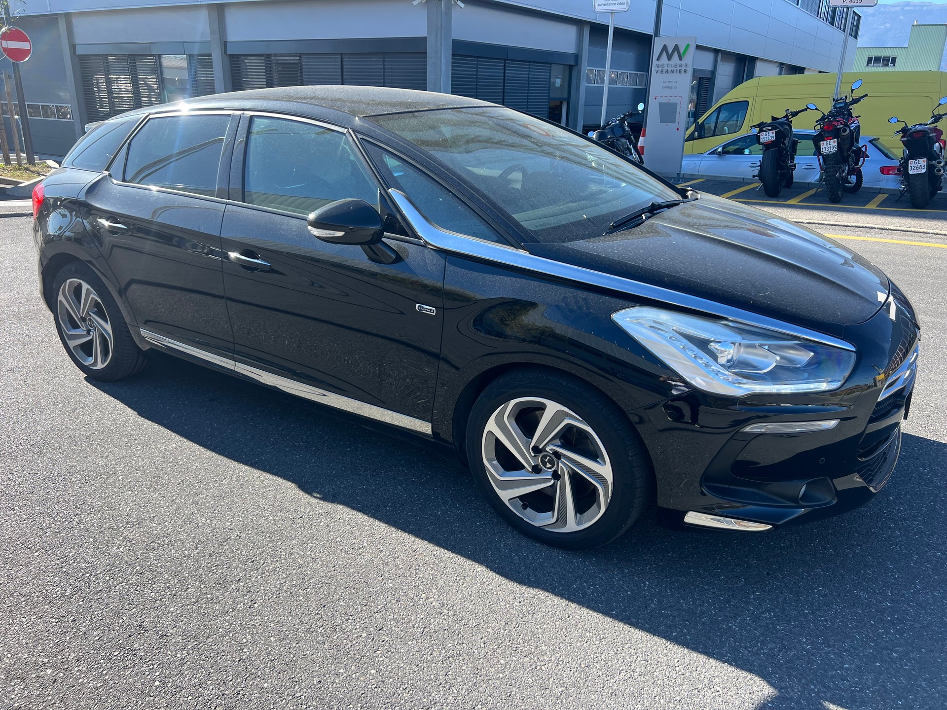 DS AUTOMOBILES DS5 HYbrid4 200 Sport Chic EGS6-image-7