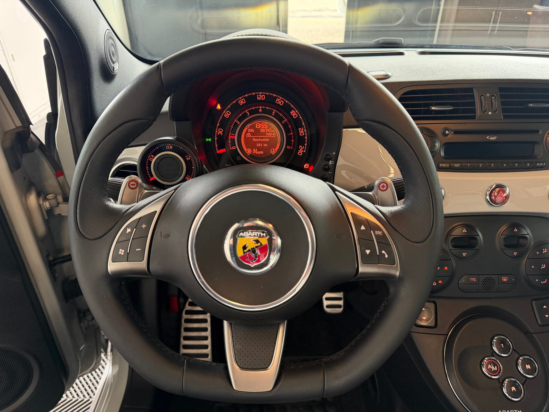 FIAT 500C 1.4 16V Turbo Abarth Dualogic-image-16