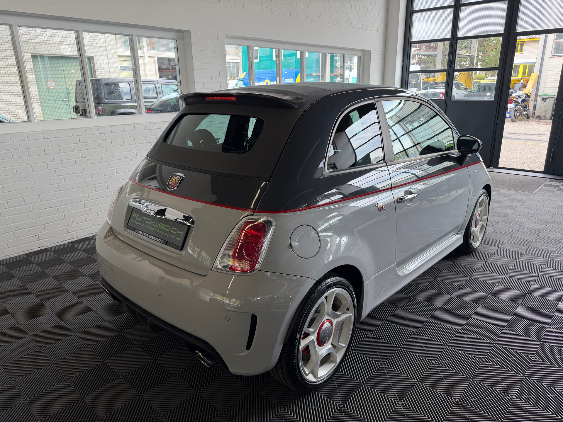 FIAT 500C 1.4 16V Turbo Abarth Dualogic-image-2
