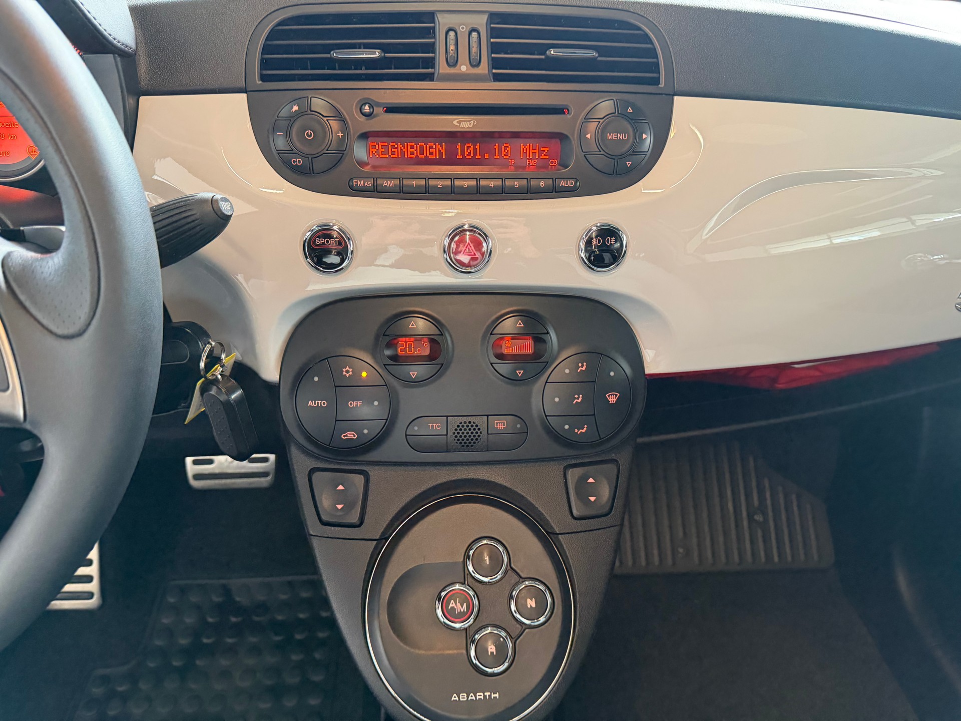 FIAT 500C 1.4 16V Turbo Abarth Dualogic-image-17