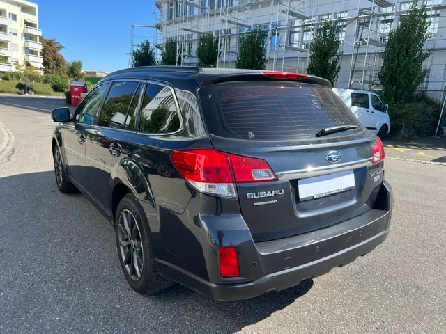 SUBARU Outback 2.0D Limited Classic AWD Lineartronic-image-13
