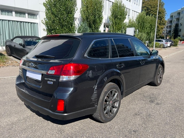 SUBARU Outback 2.0D Limited Classic AWD Lineartronic-image-12