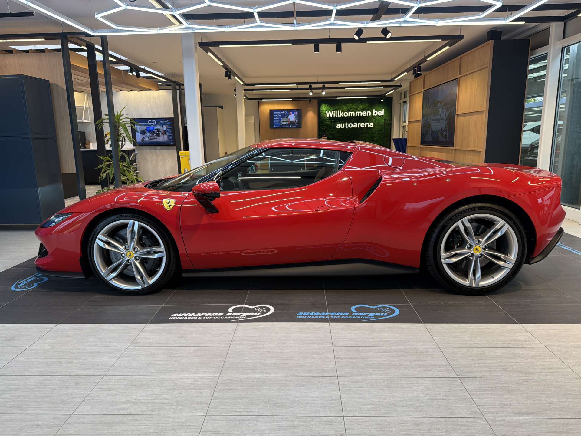 FERRARI 296 GTB 830PS Automat-image-13
