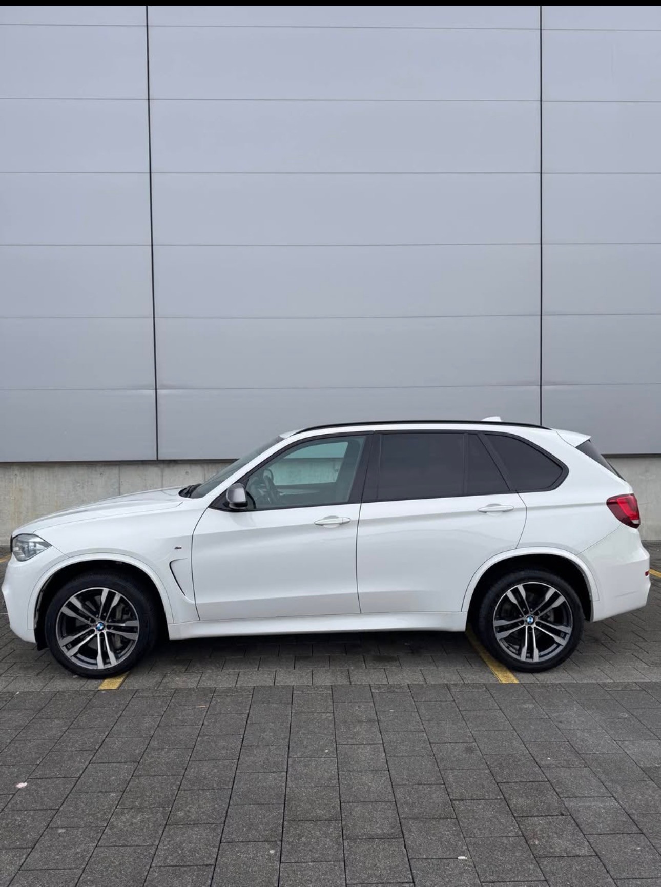 BMW X5 xDrive M50d Steptronic-image-1