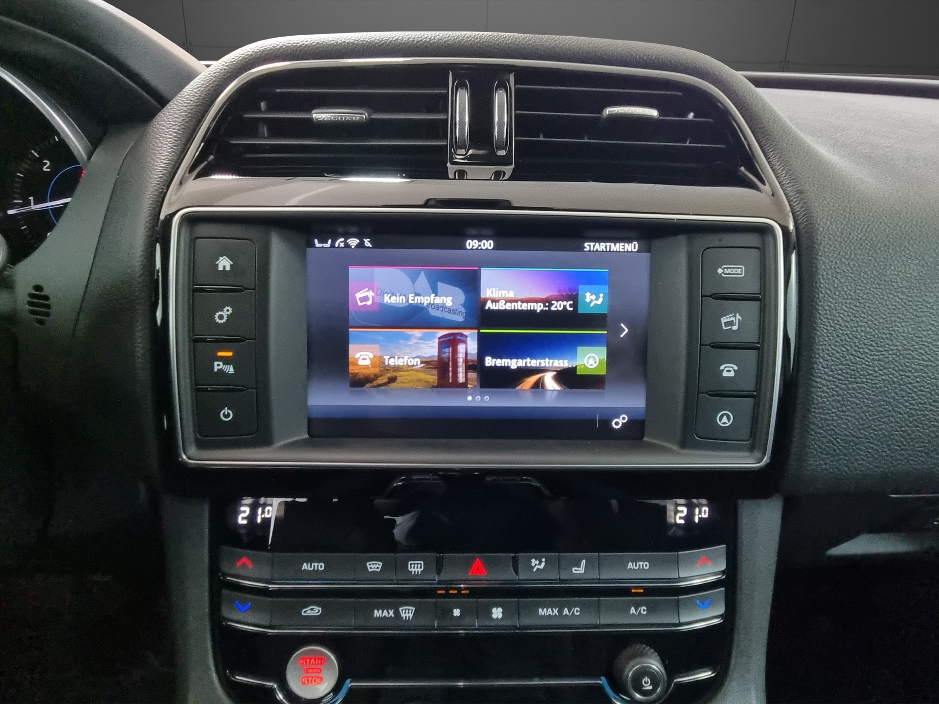 JAGUAR F-Pace 2.0 D 180 Pure AWD-image-9