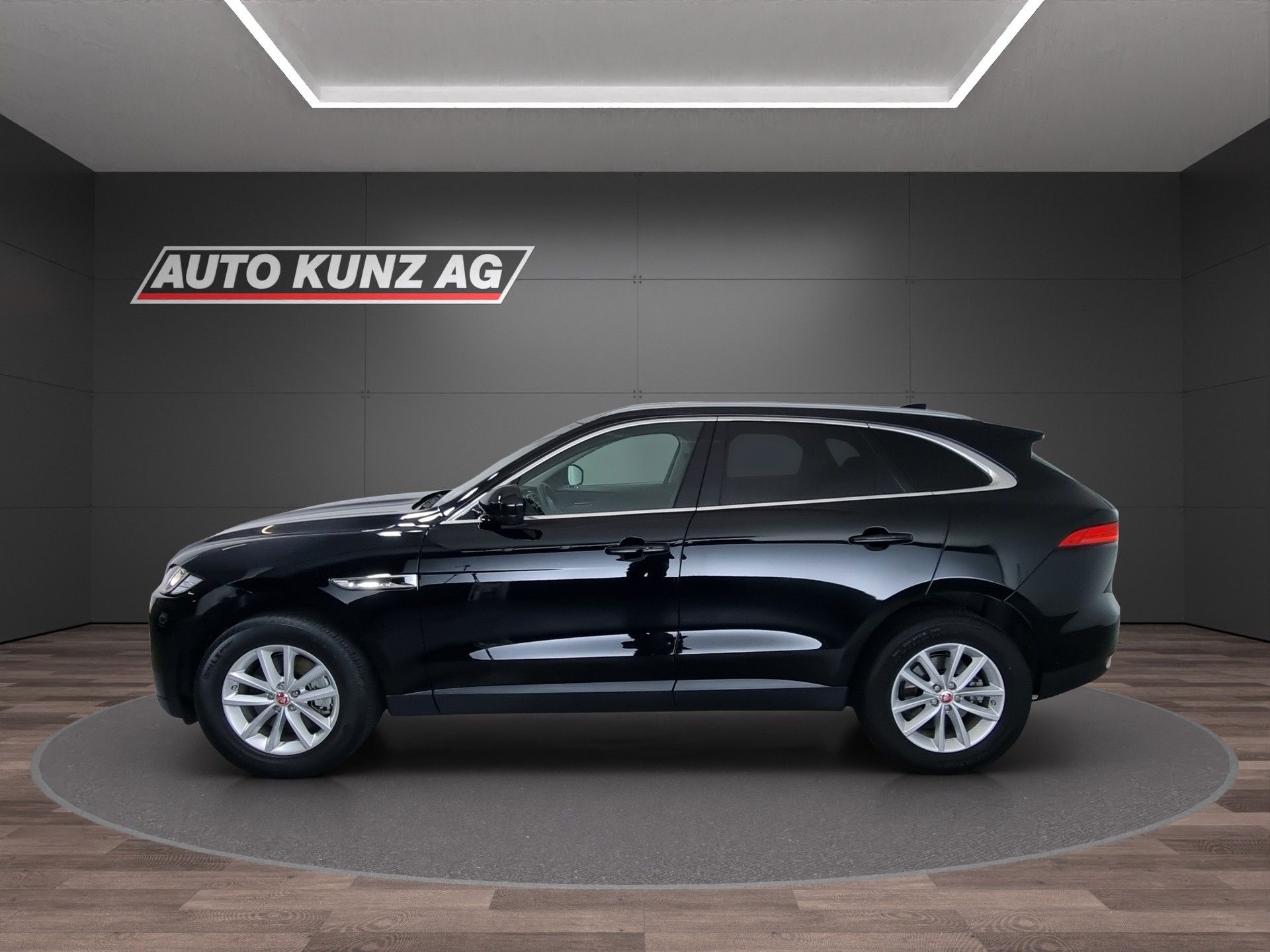 JAGUAR F-Pace 2.0 D 180 Pure AWD-image-2