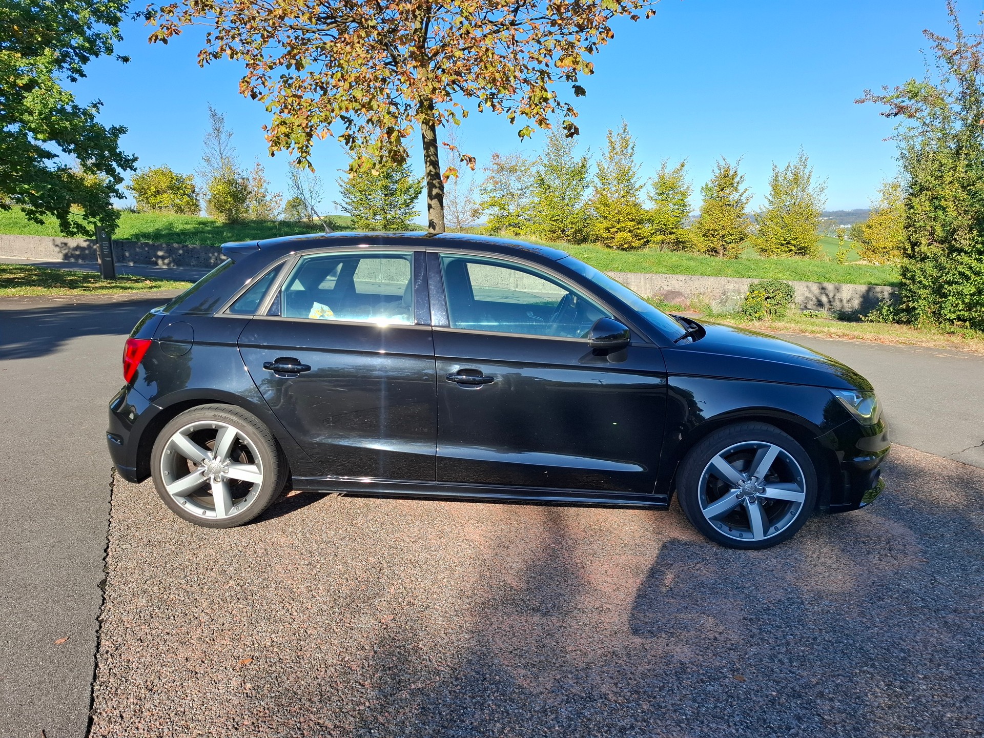 AUDI A1 Sportback 1.2 TFSI Ambition-image-4
