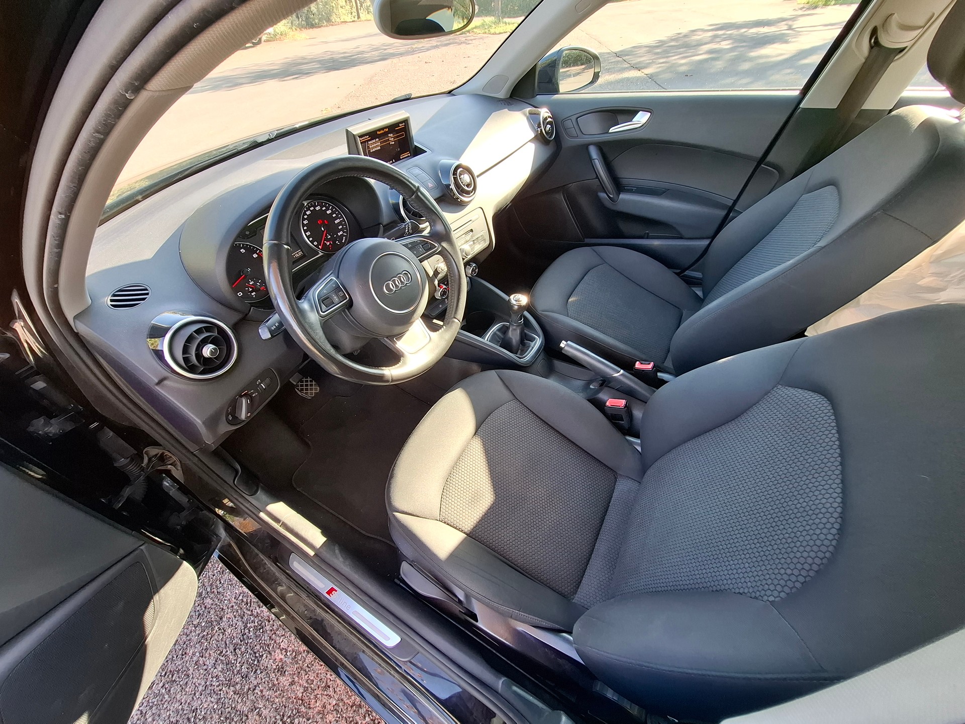 AUDI A1 Sportback 1.2 TFSI Ambition-image-9