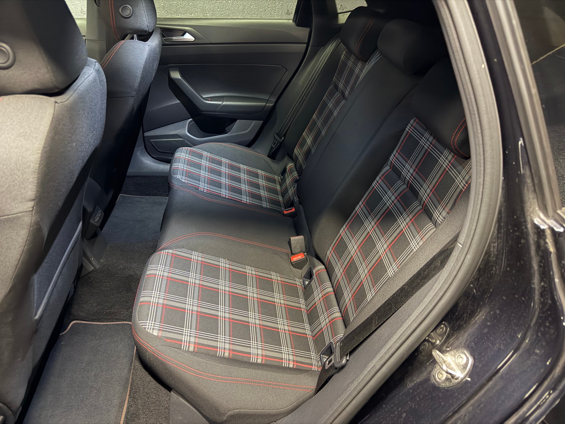 VW Polo 2.0 TSI GTI DSG-image-8