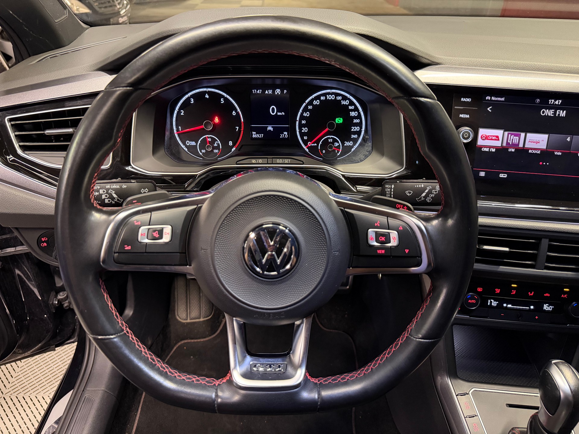 VW Polo 2.0 TSI GTI DSG-image-9